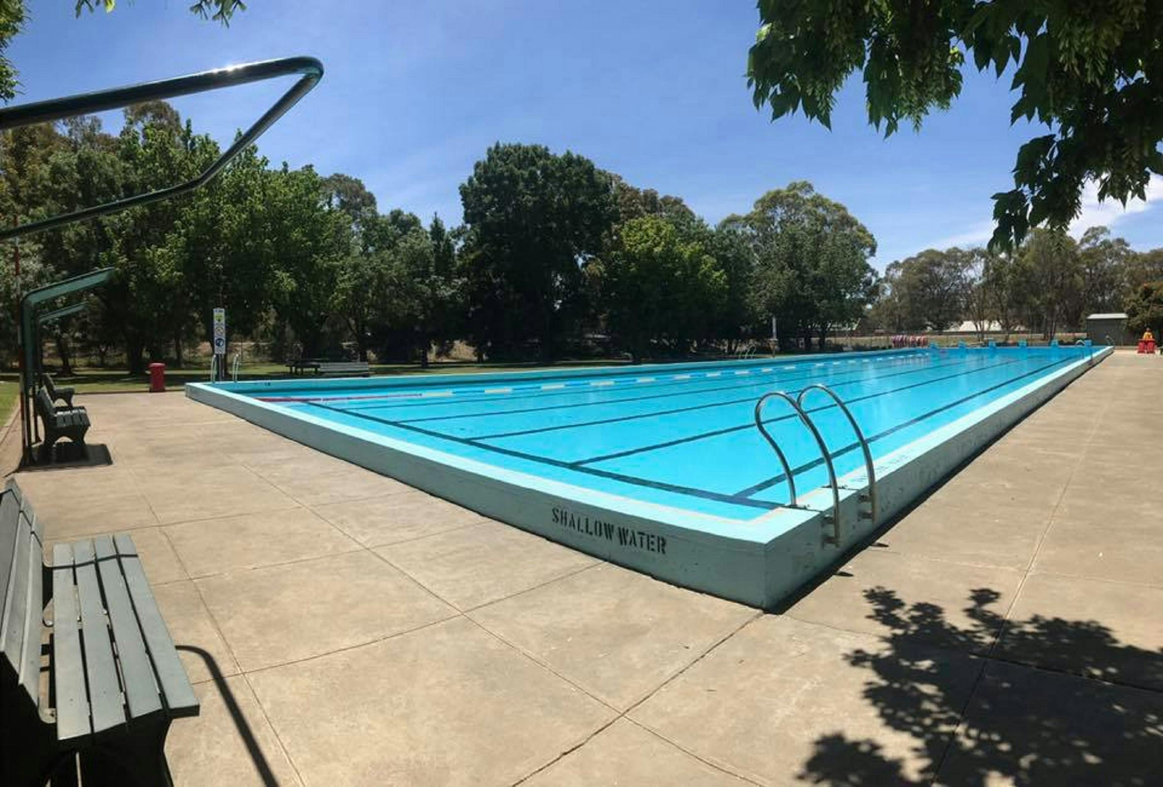 Nathalia Outdoor Swimming Pool