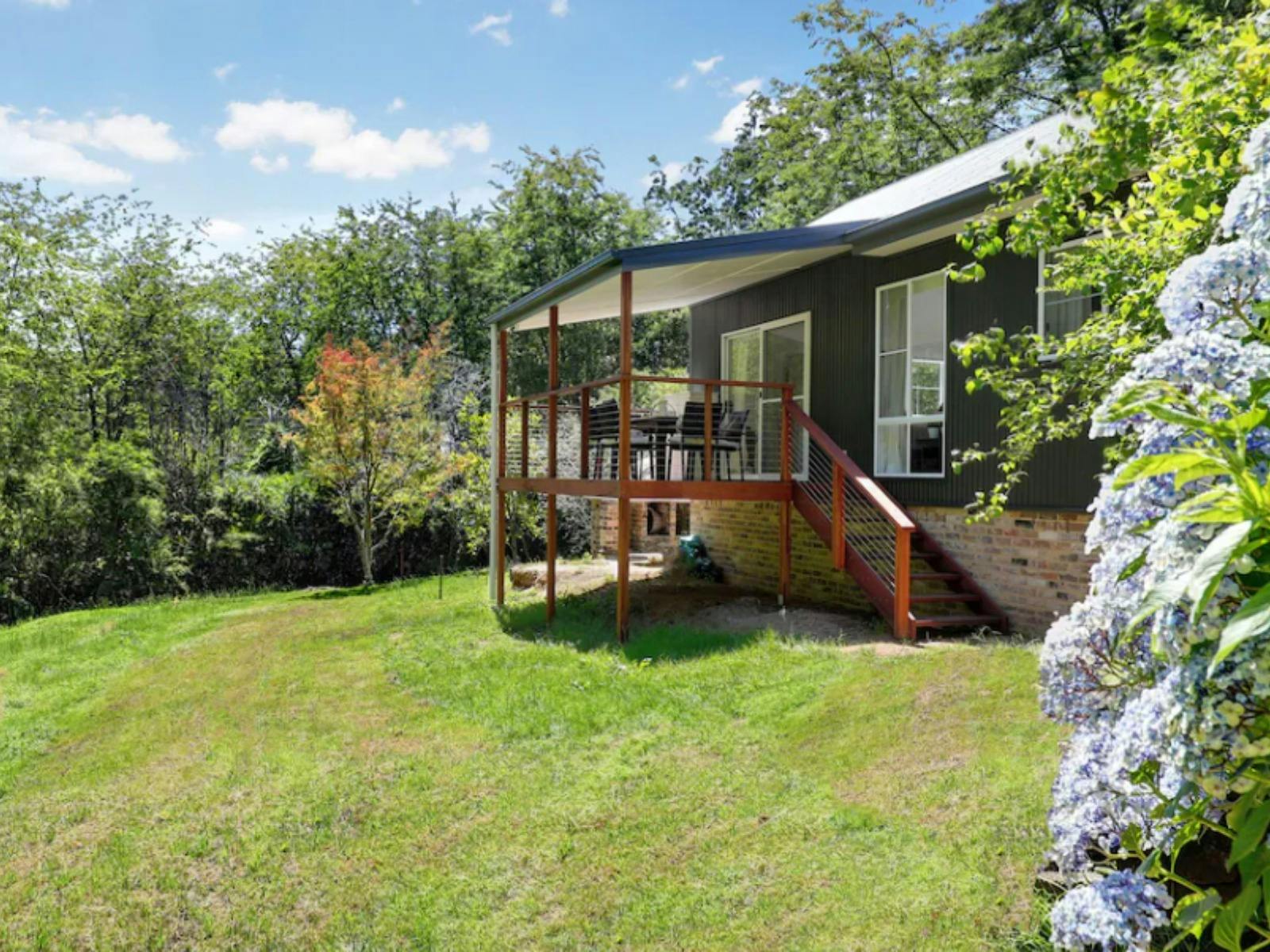 Outside shot of back verandah at Creek Cottage