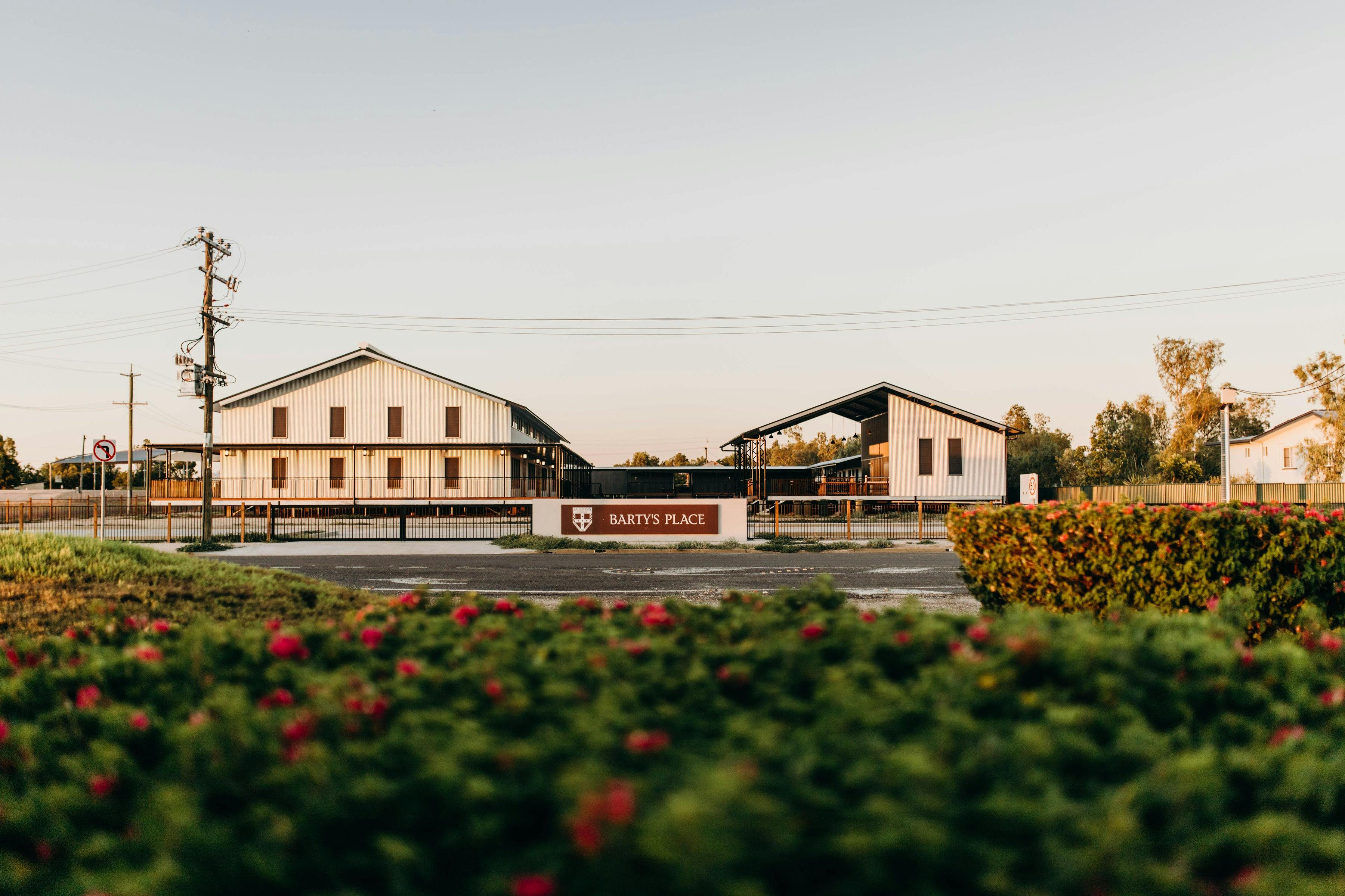 Discover the outback at Barty's Place  - landscrapes, adventures, accommodation