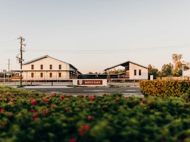 Discover the outback at Barty's Place  - landscrapes, adventures, accommodation