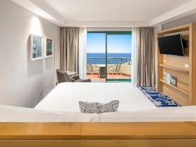 Crowne Plaza Sydney Coogee Beach King Ocean Front Room