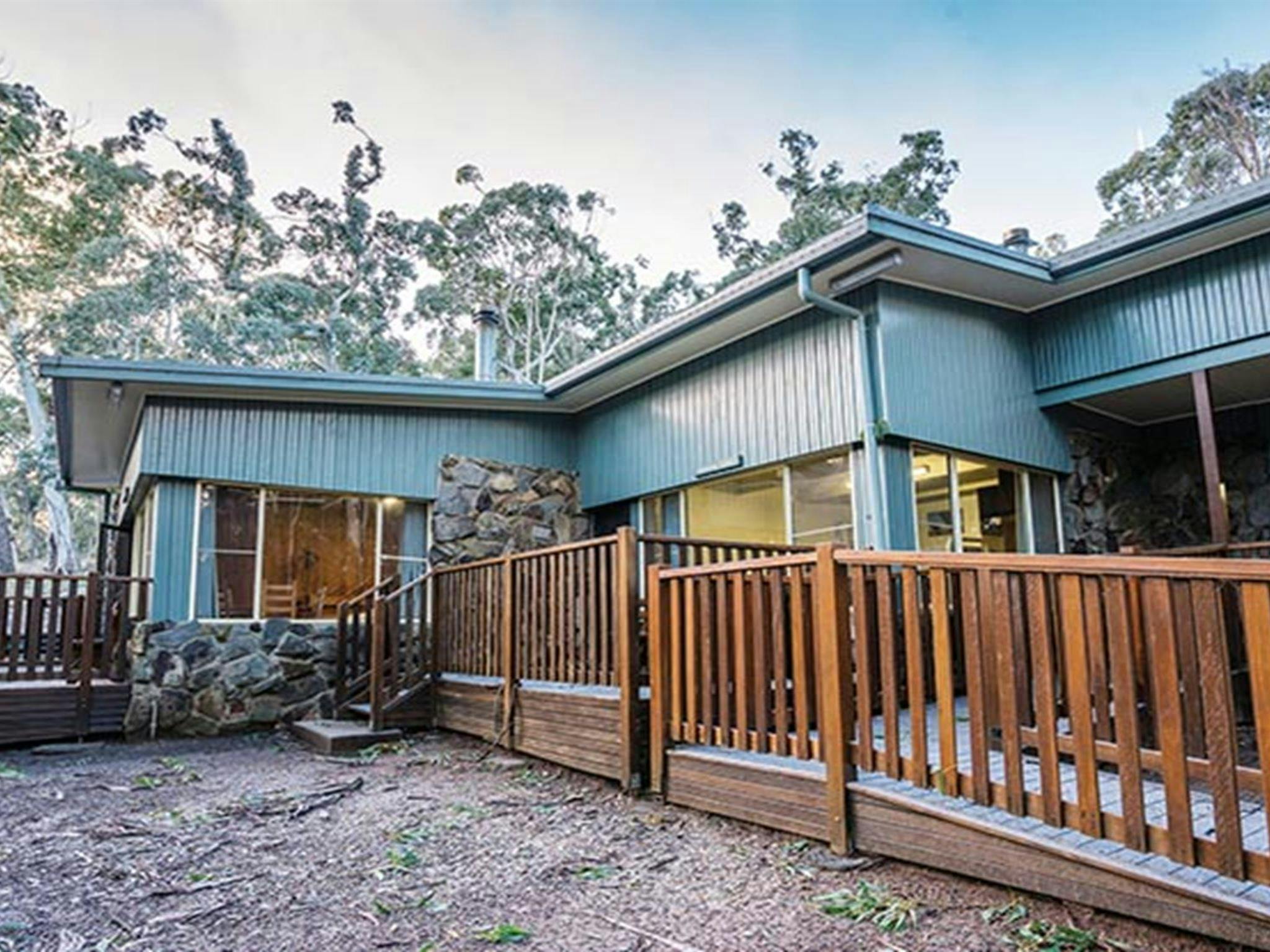 Dawsons Spring cabins in Mount Kaputar National Park. Photo: Simone Cottrell/OEH