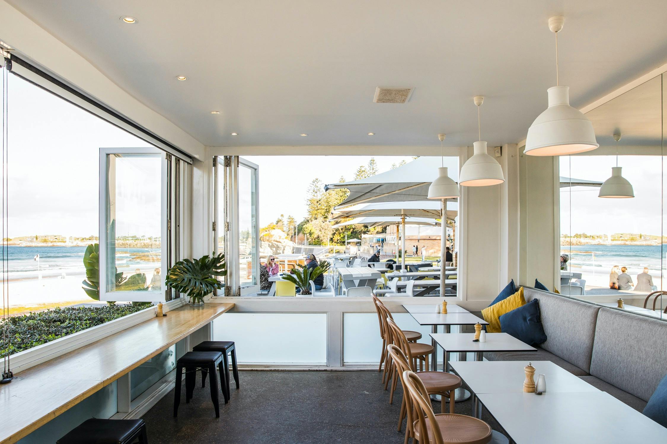 Front Room - Diggies Cafe