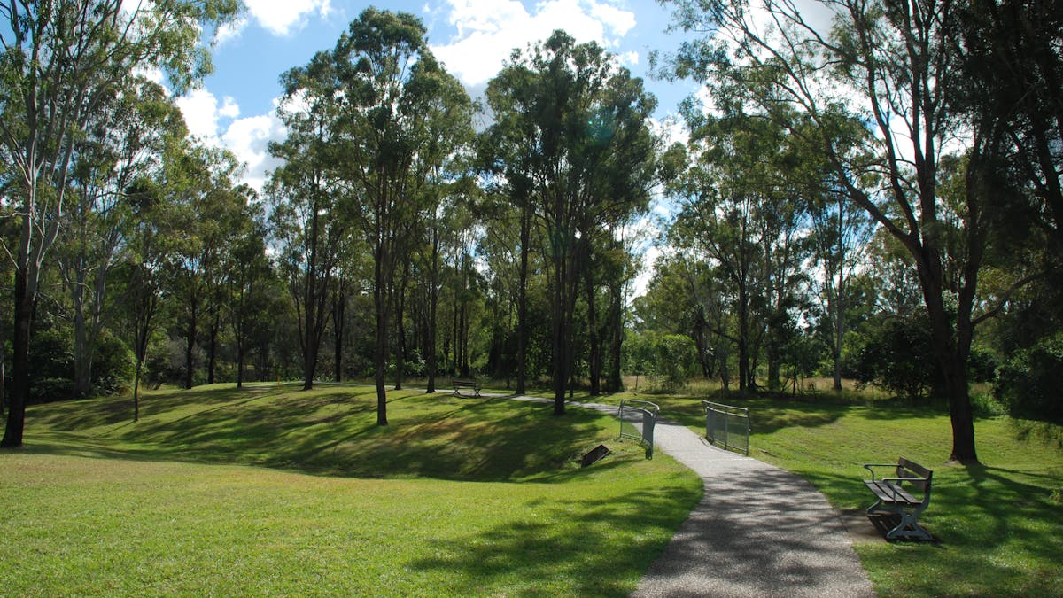 photo of pathway with seating in Pioneer Country Park