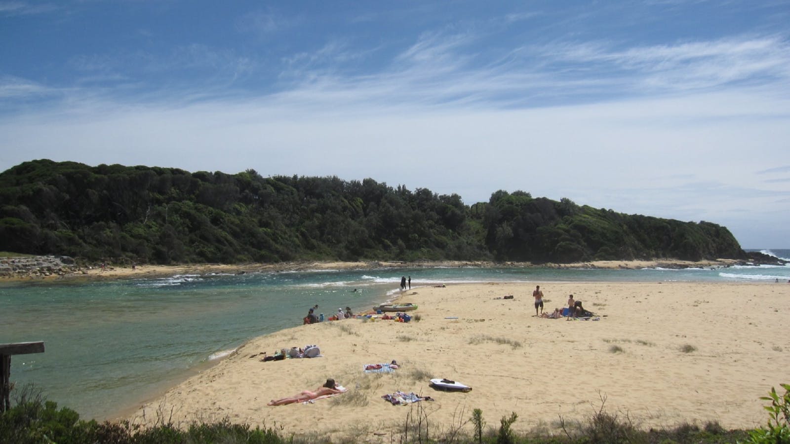 Cuttagee Beach and Lake