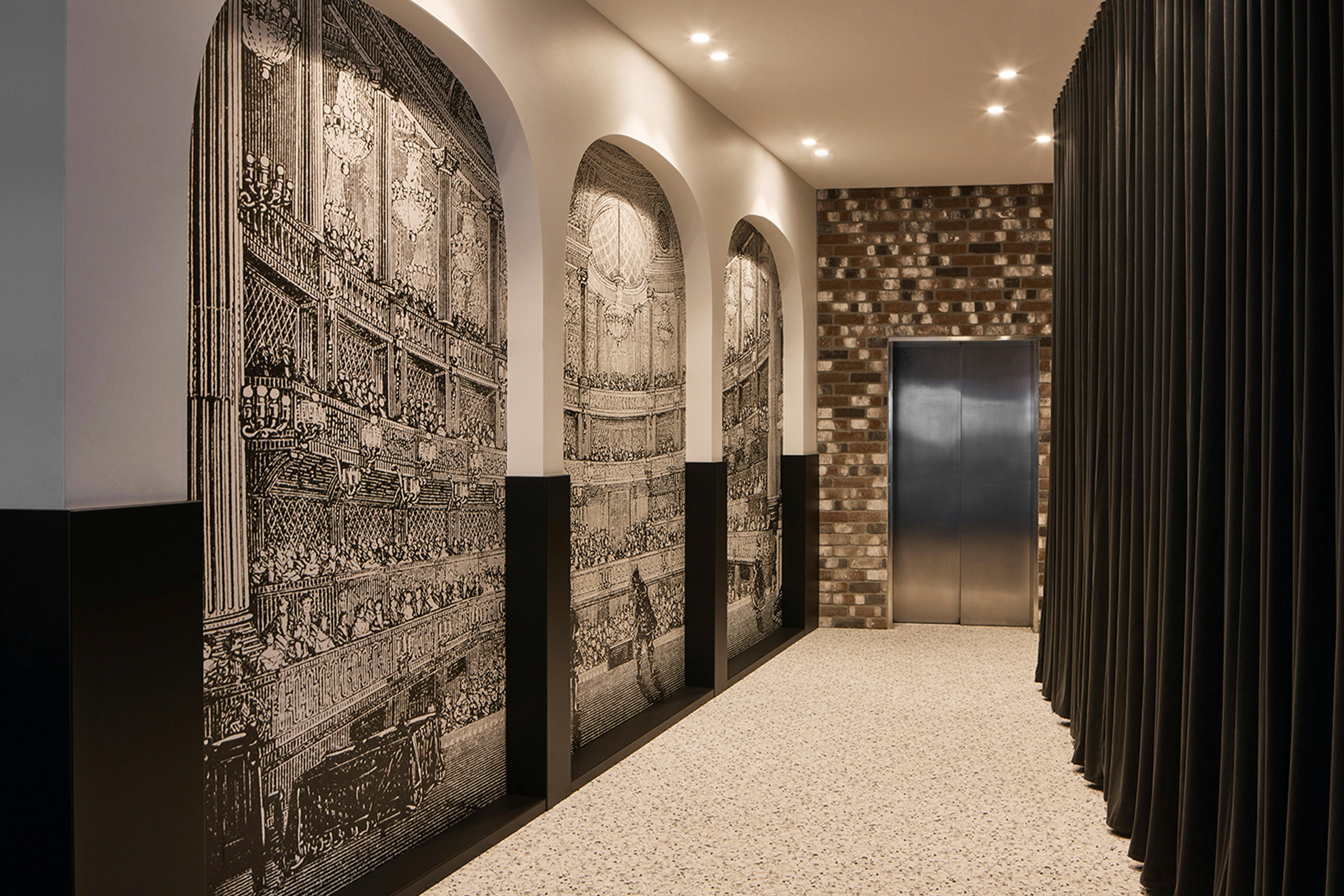 Entrance to the hotel