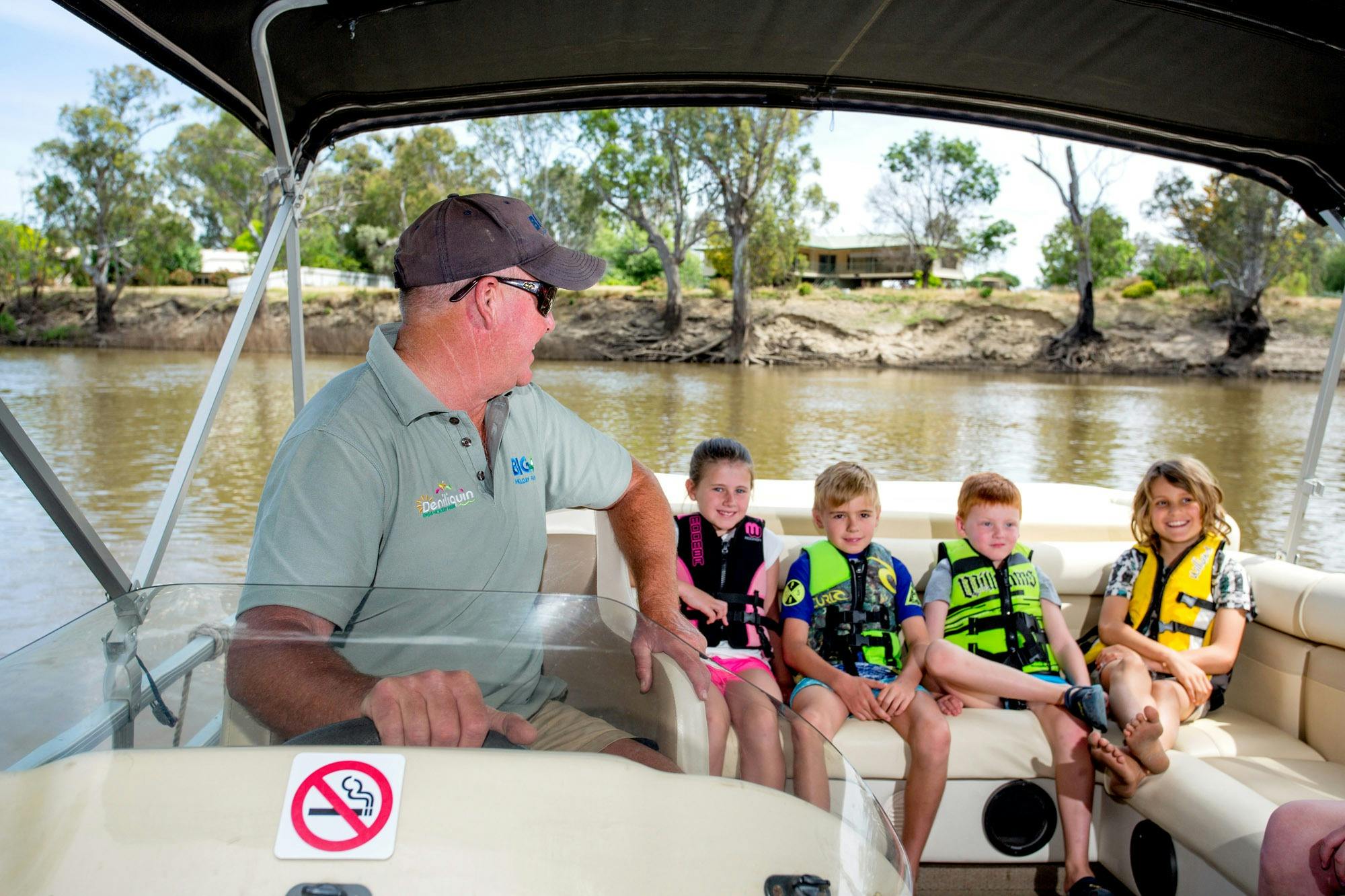 BIG4 Deniliquin Pontoon Boat Hire