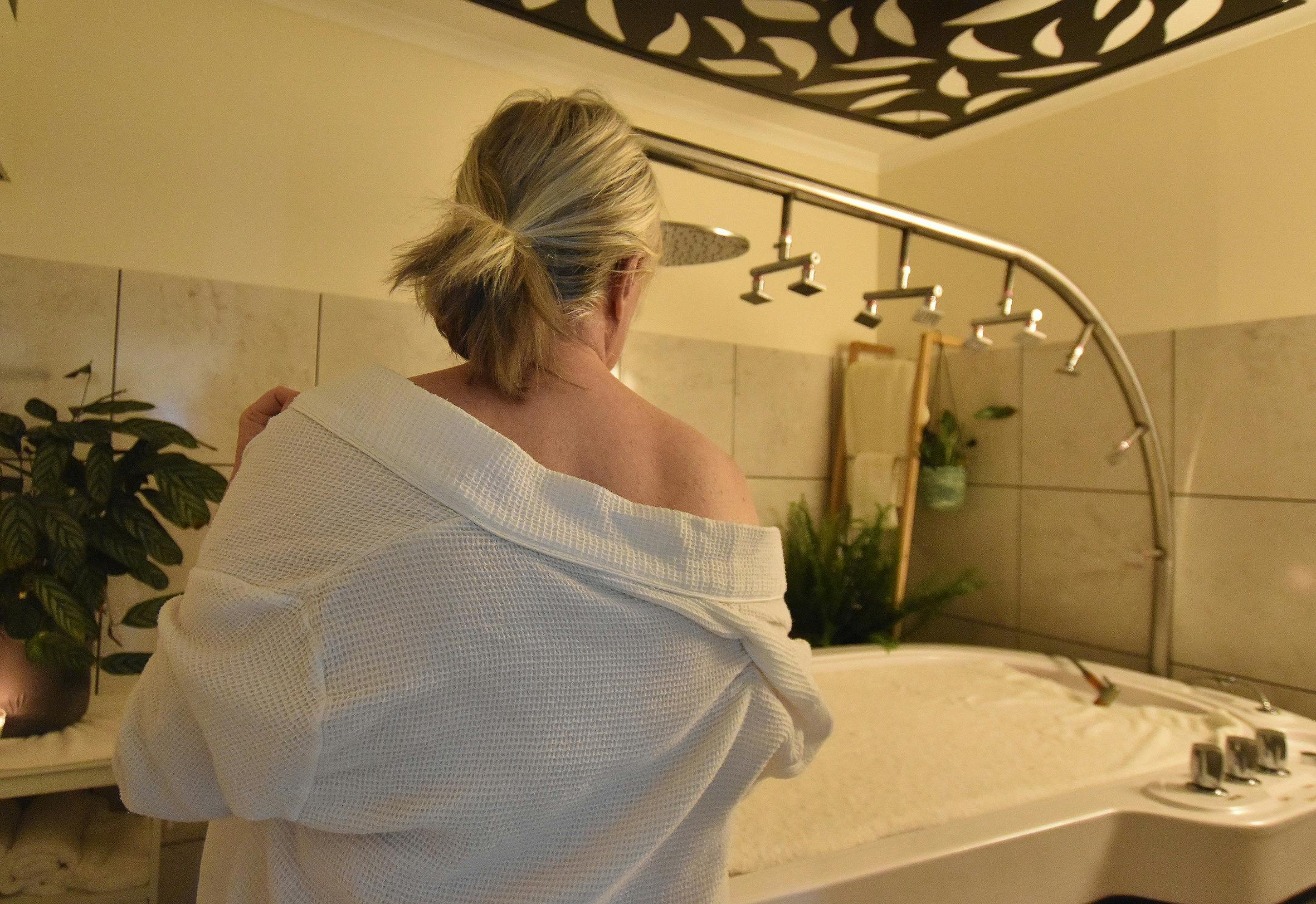 Ellenis Day Spa