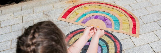 School Holidays: Spring Suncatchers