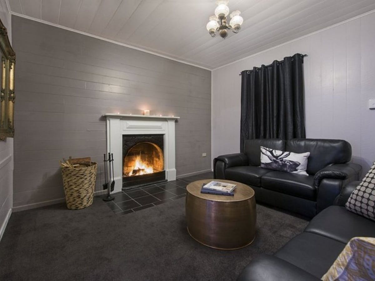 open fire radford couples cottage stanthorpe cosy warm
