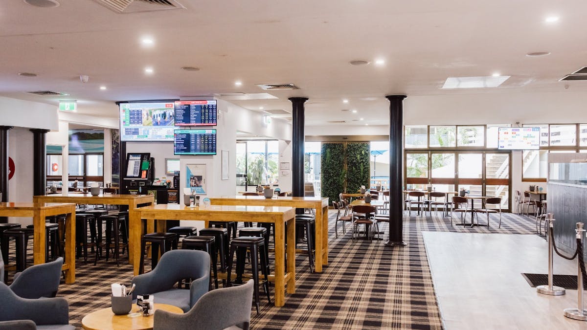 Reef Gateway Hotel - bistro