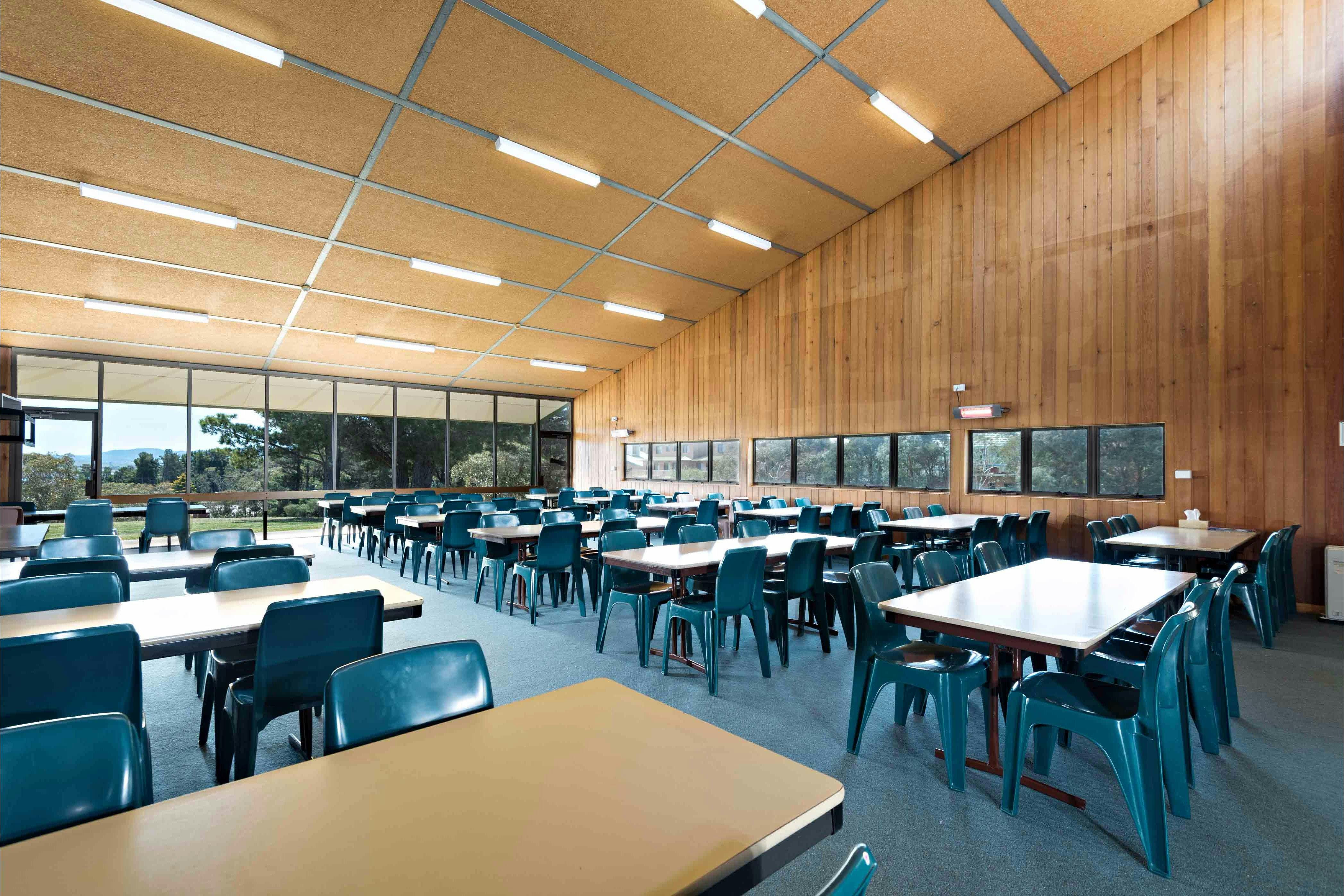 Large dining room seating up to 100 people