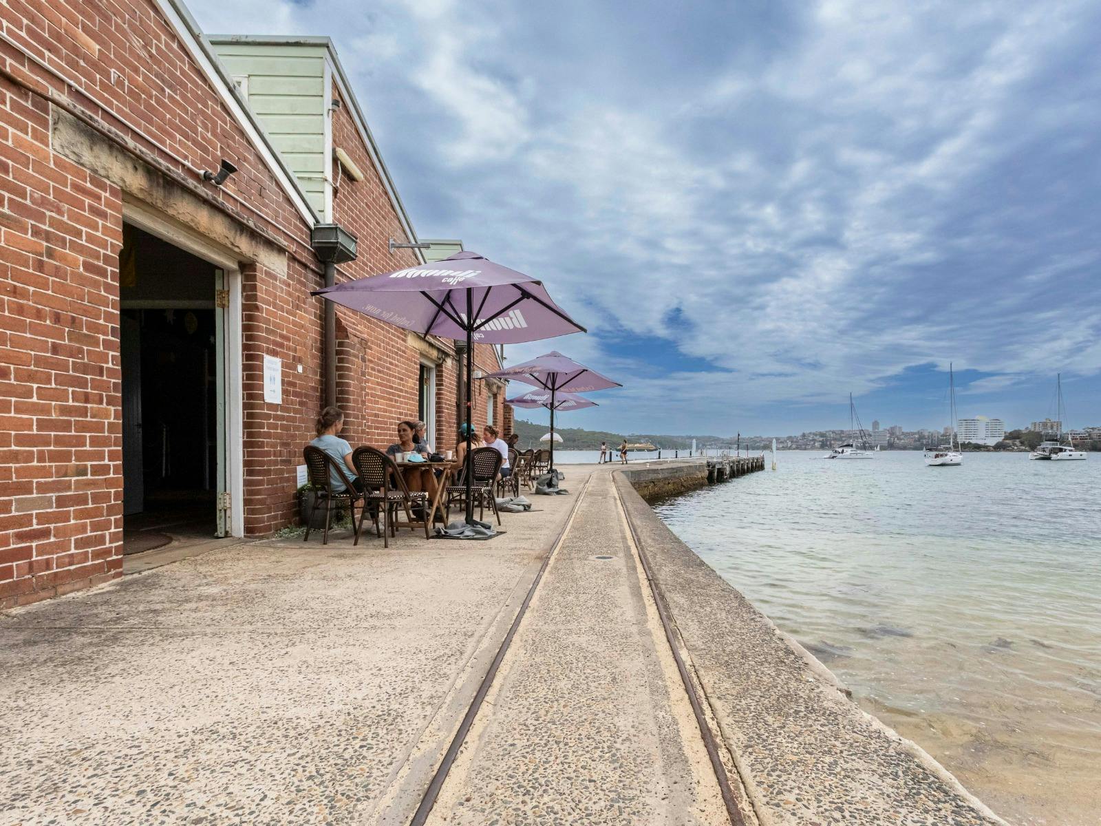 Wharf Café &amp; Bar