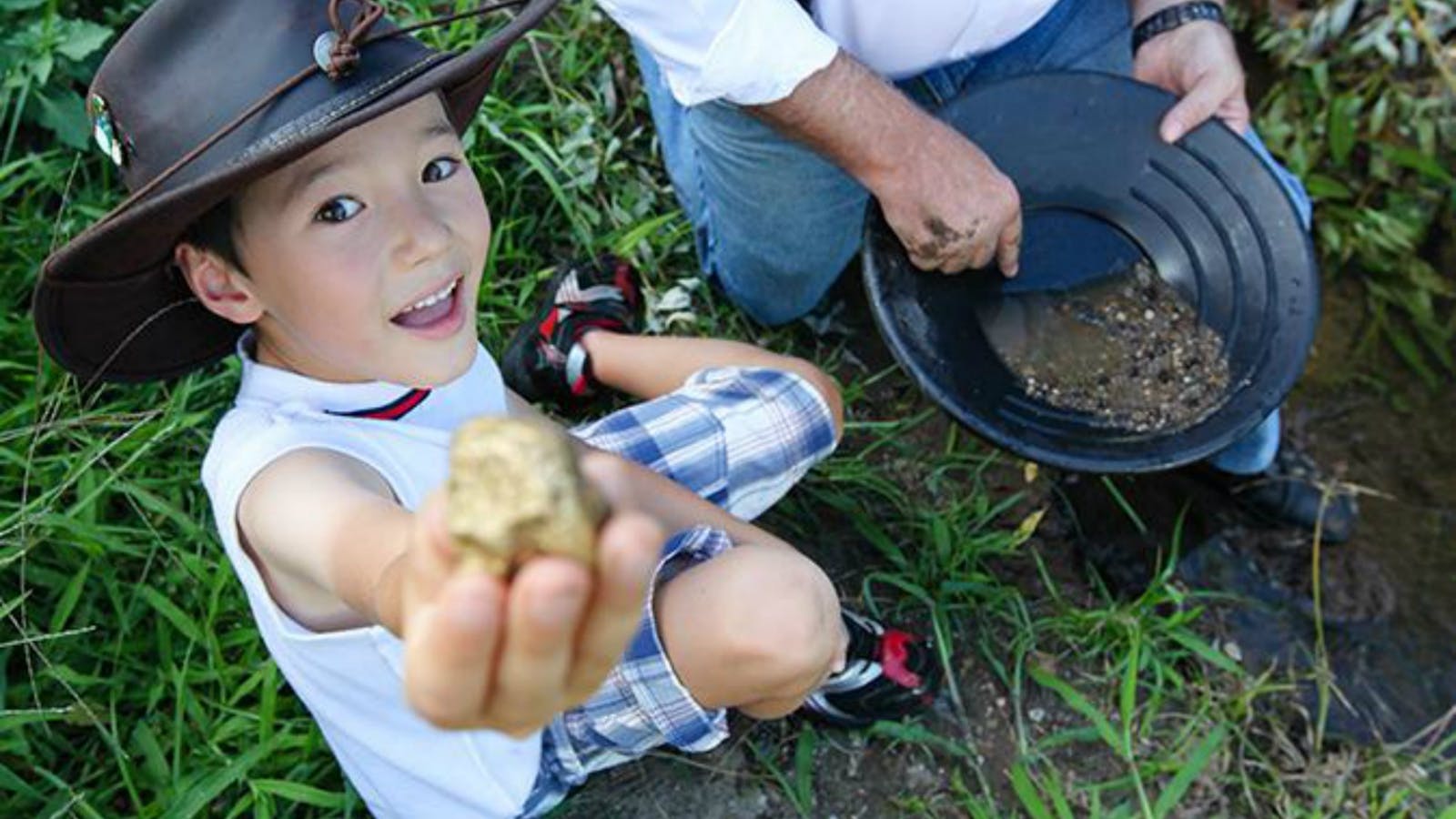 Yackandandah Gold Panning