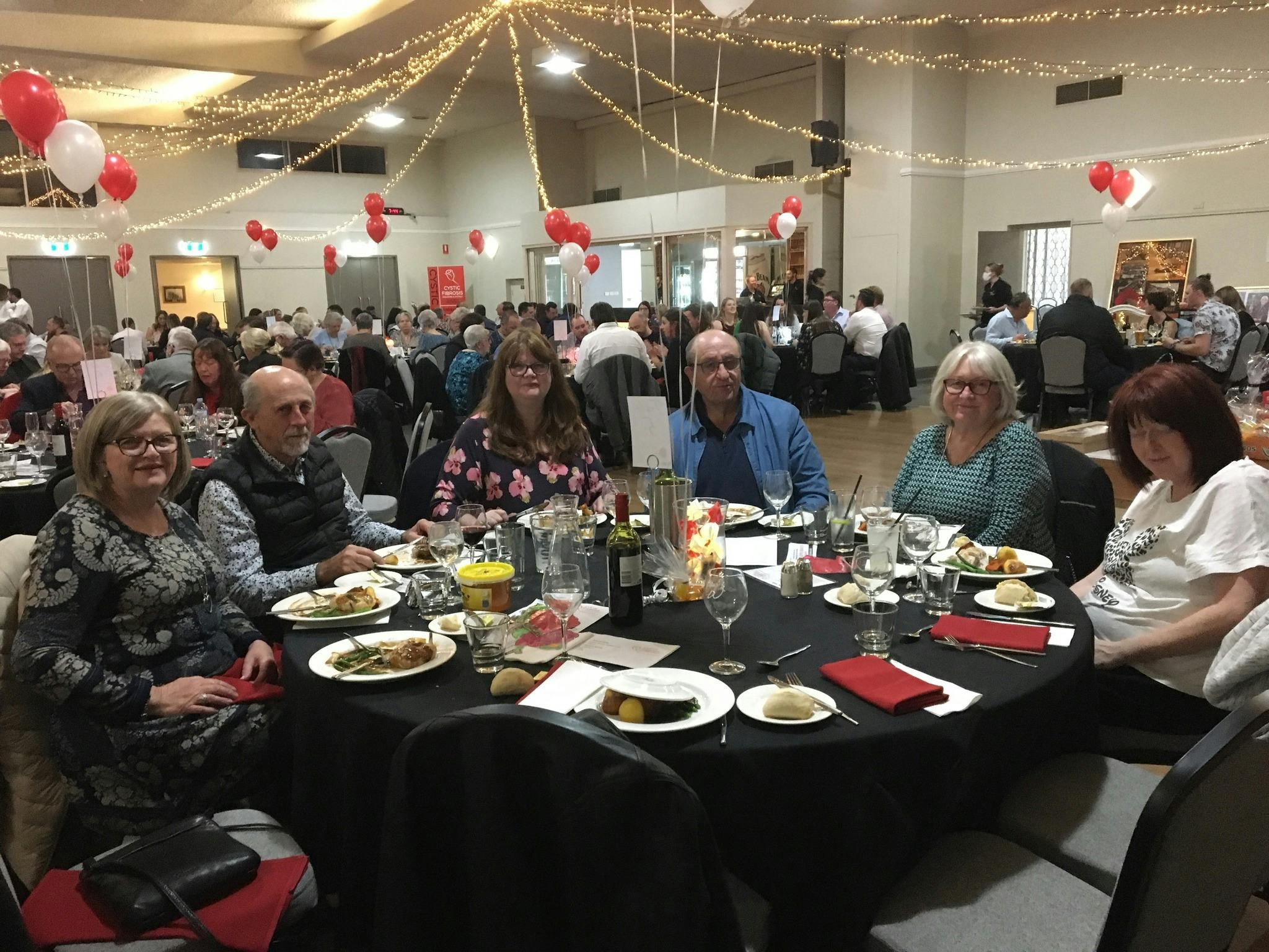 年度65朵玫瑰慈善晚宴