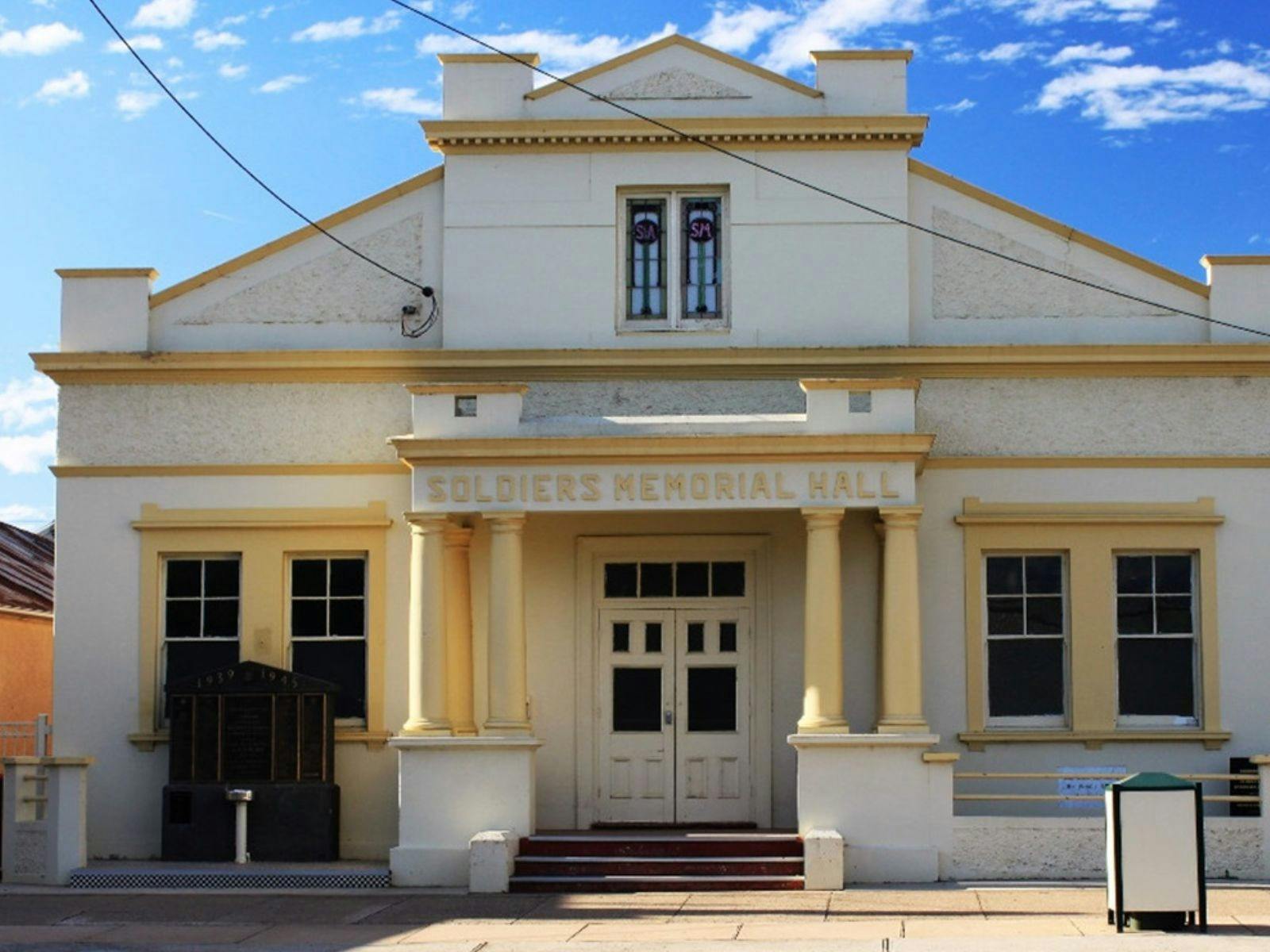 Manildra Soilders Memorial Hall exterior