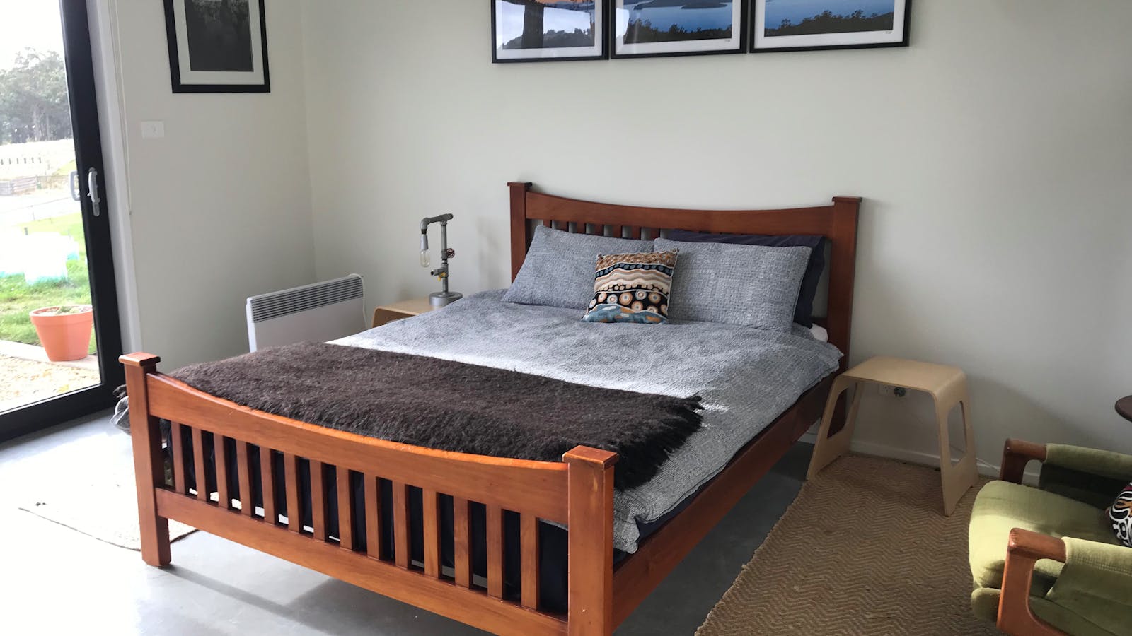 Guest bedroom