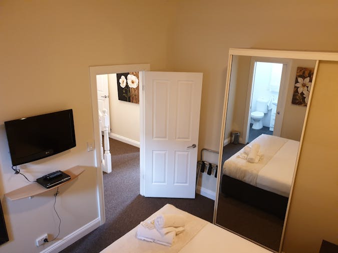 EXECUTIVE SPA SUITE