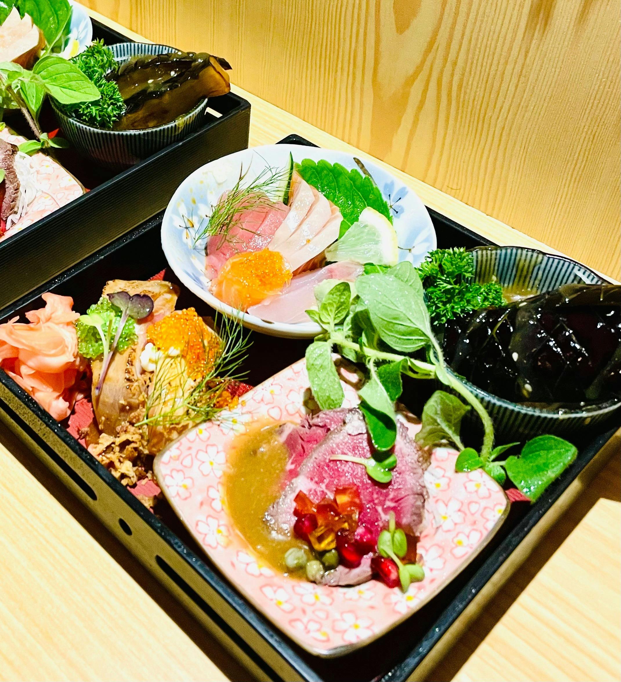 - Sashimi - Aburi sushi - Eggplant - Wagyu Tataki - Teriyaki -Tempurae - Rice - Miso soup - Pickles