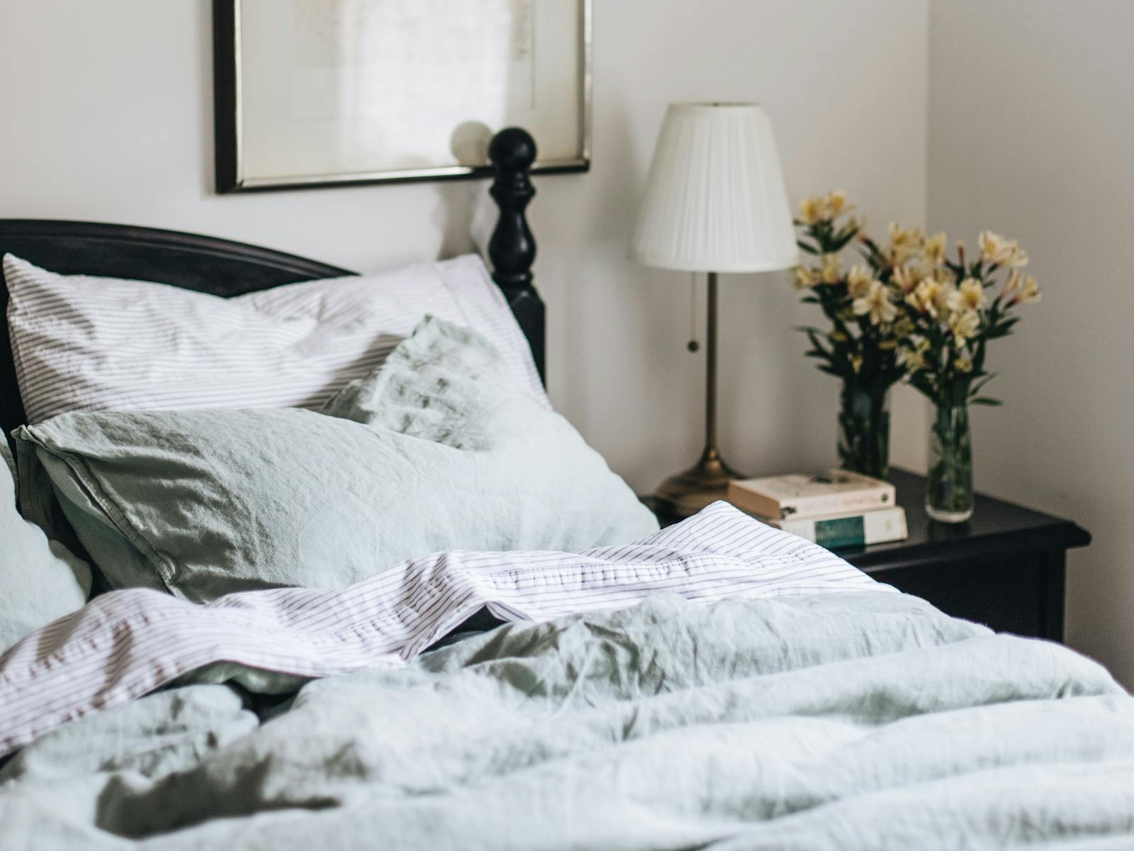 Queen bedroom with luxury linen