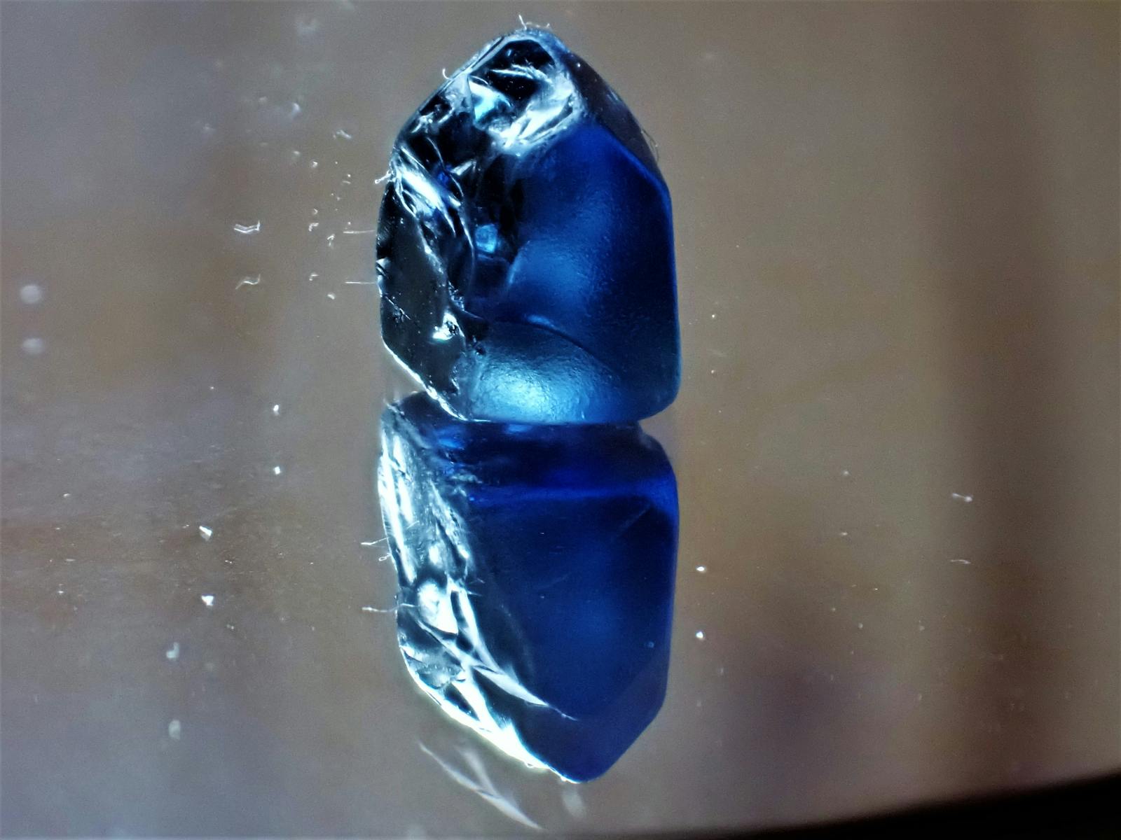 5 crt Tassie blue sapphire crystal