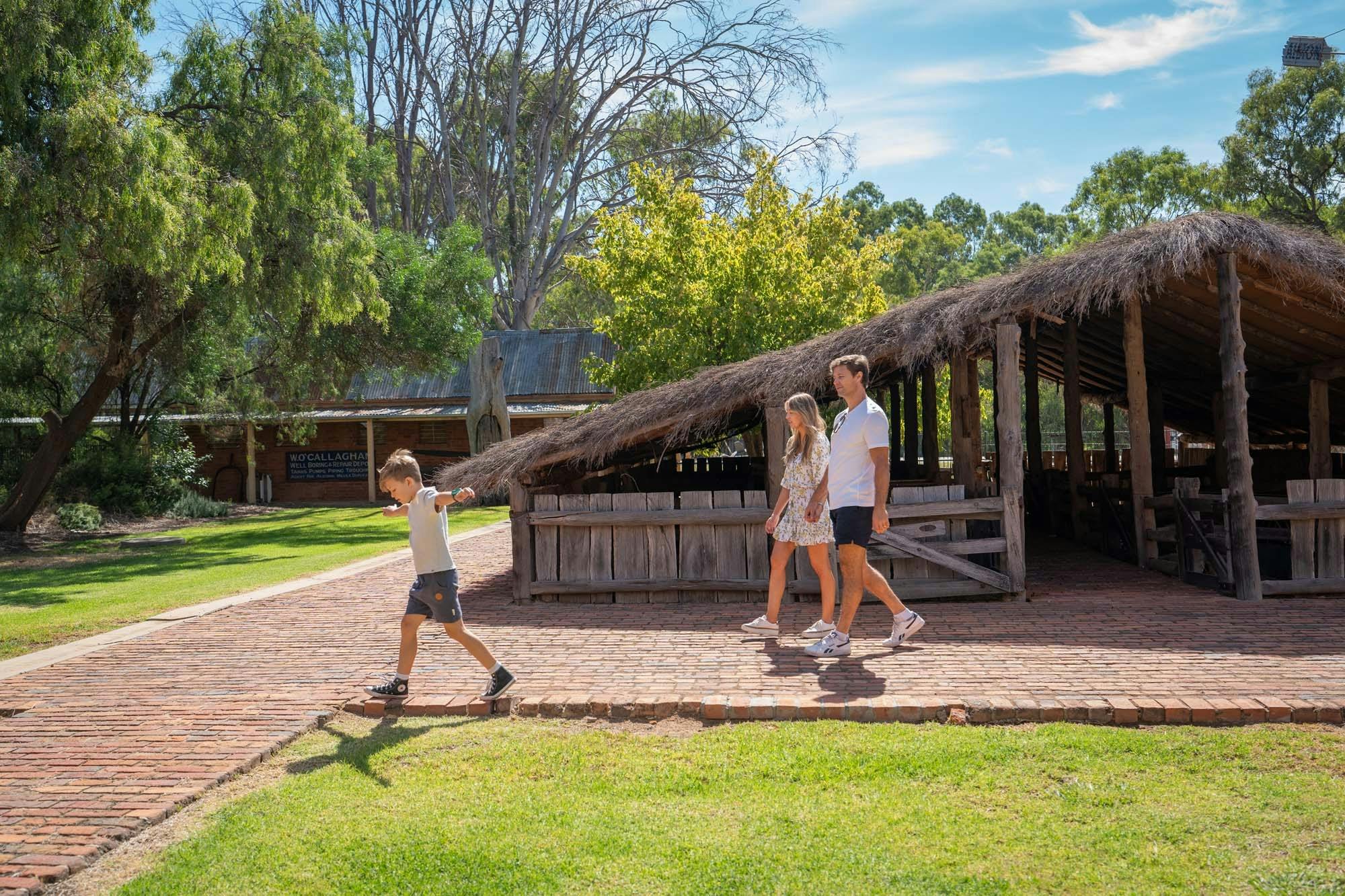 Deniliquin Visitor Info Centre - Rams Shed