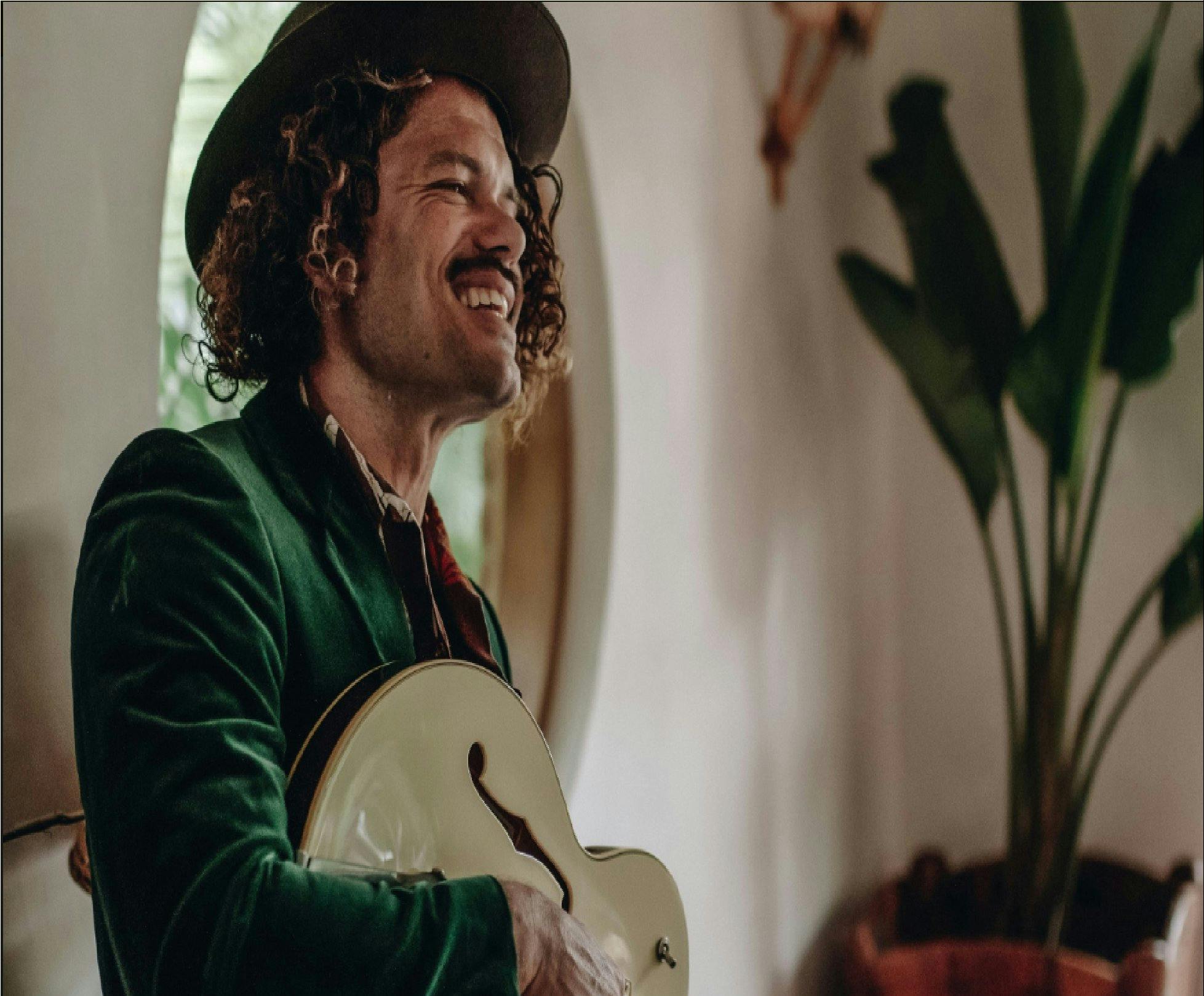 Ash Grunwald Live Performance