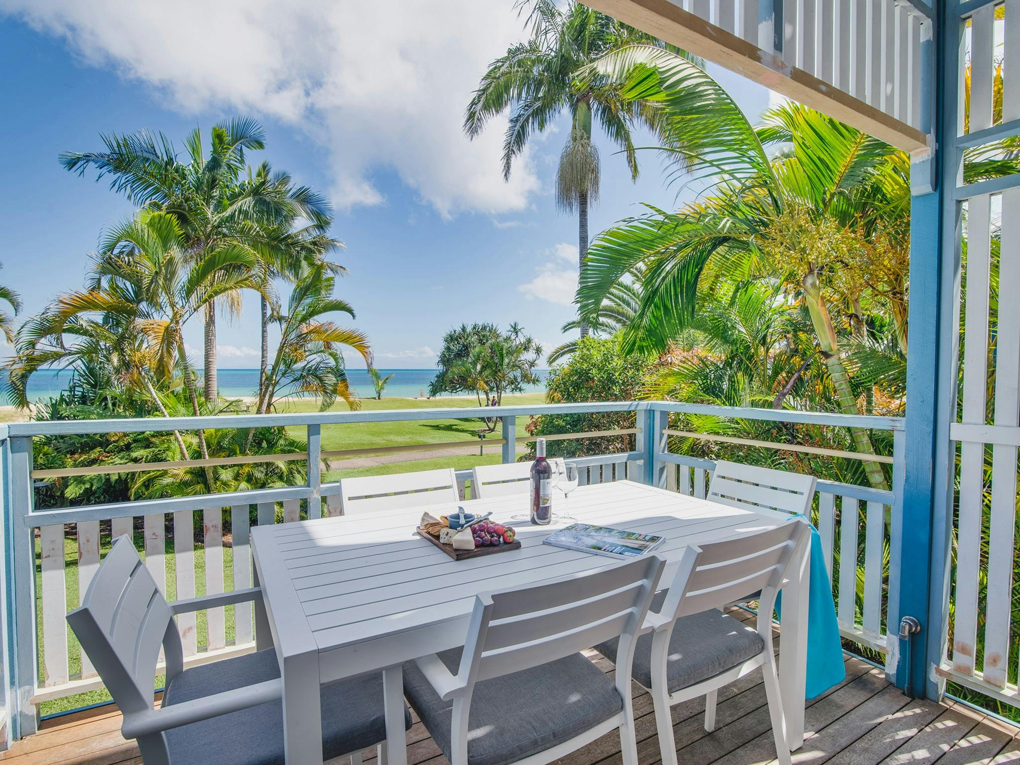 Deluxe Beachfront Villa Deluxe Beachfront Villa