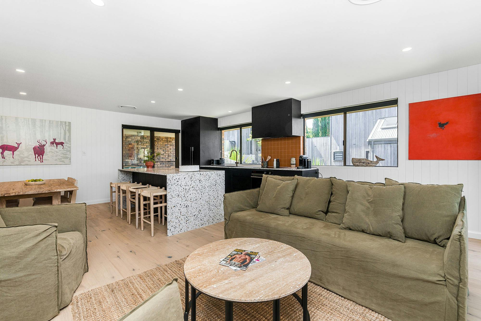 Casa 36 - Byron Bay - Living to Dining and Kitchen b