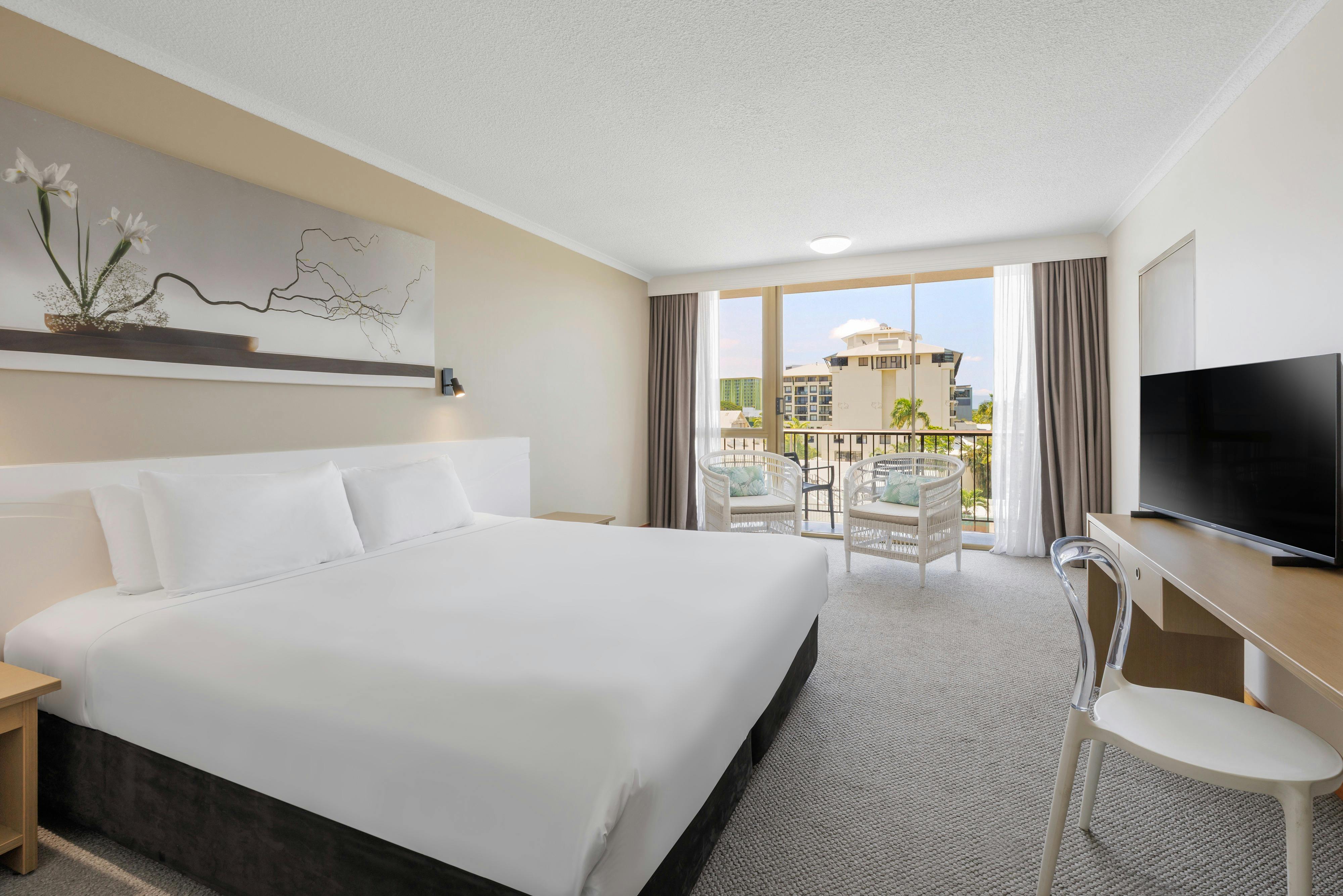 Superior King Balcony Room