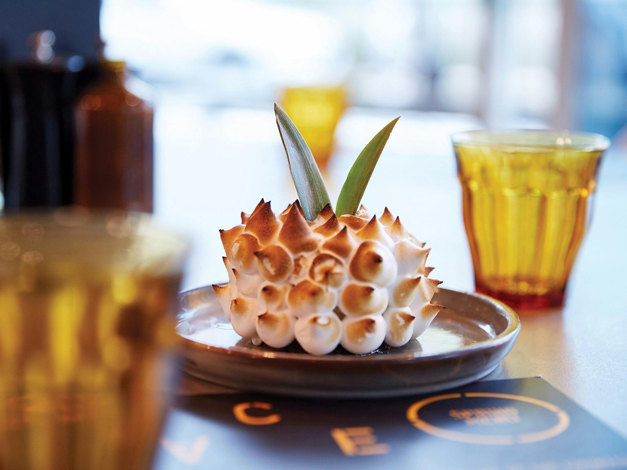 Cake shaped like a pineapple