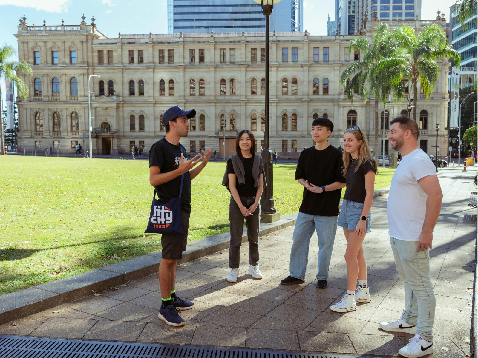 Walking tour group in Brisbane Walking tour group in Brisbane