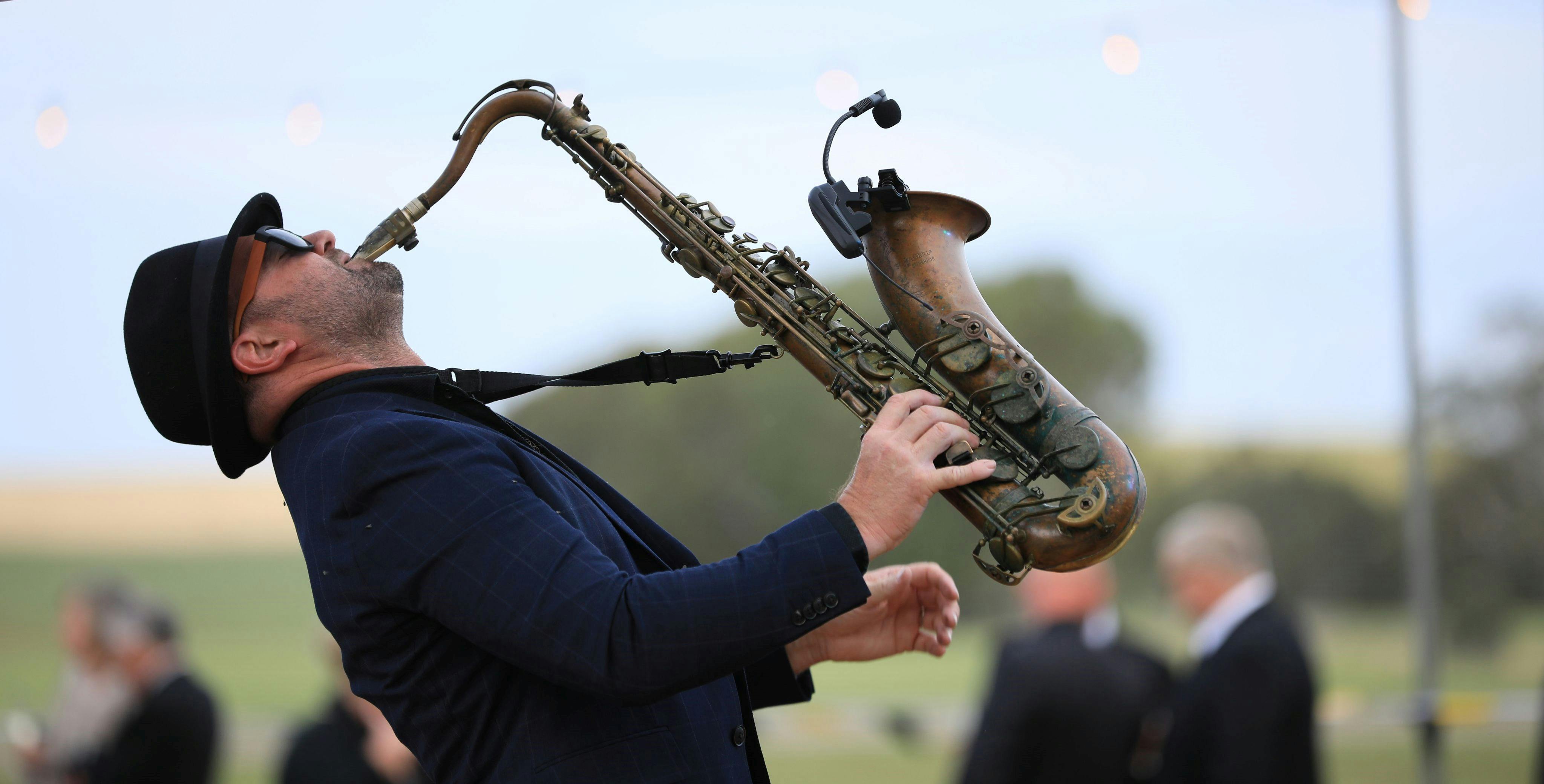SAX on the deck Ι Troy Stevens SAXMAN Ι Nom Nom Kitchen at Greg Cooley Wines