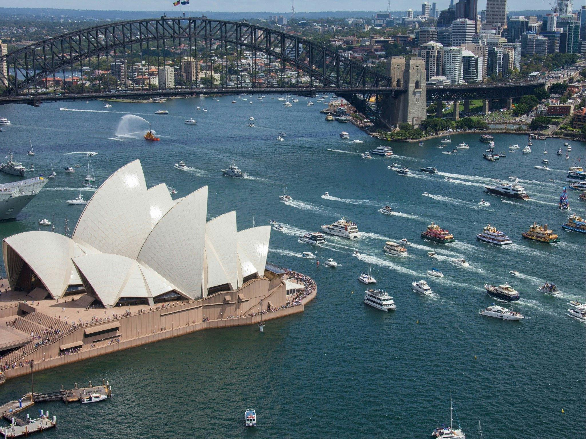 연례 페리톤 레이스에서 경쟁하는 시드니 퍼스트 플릿 페리