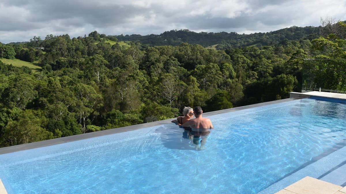 Infinity Edge Pool with Hinterland Views. Heated Sept-April