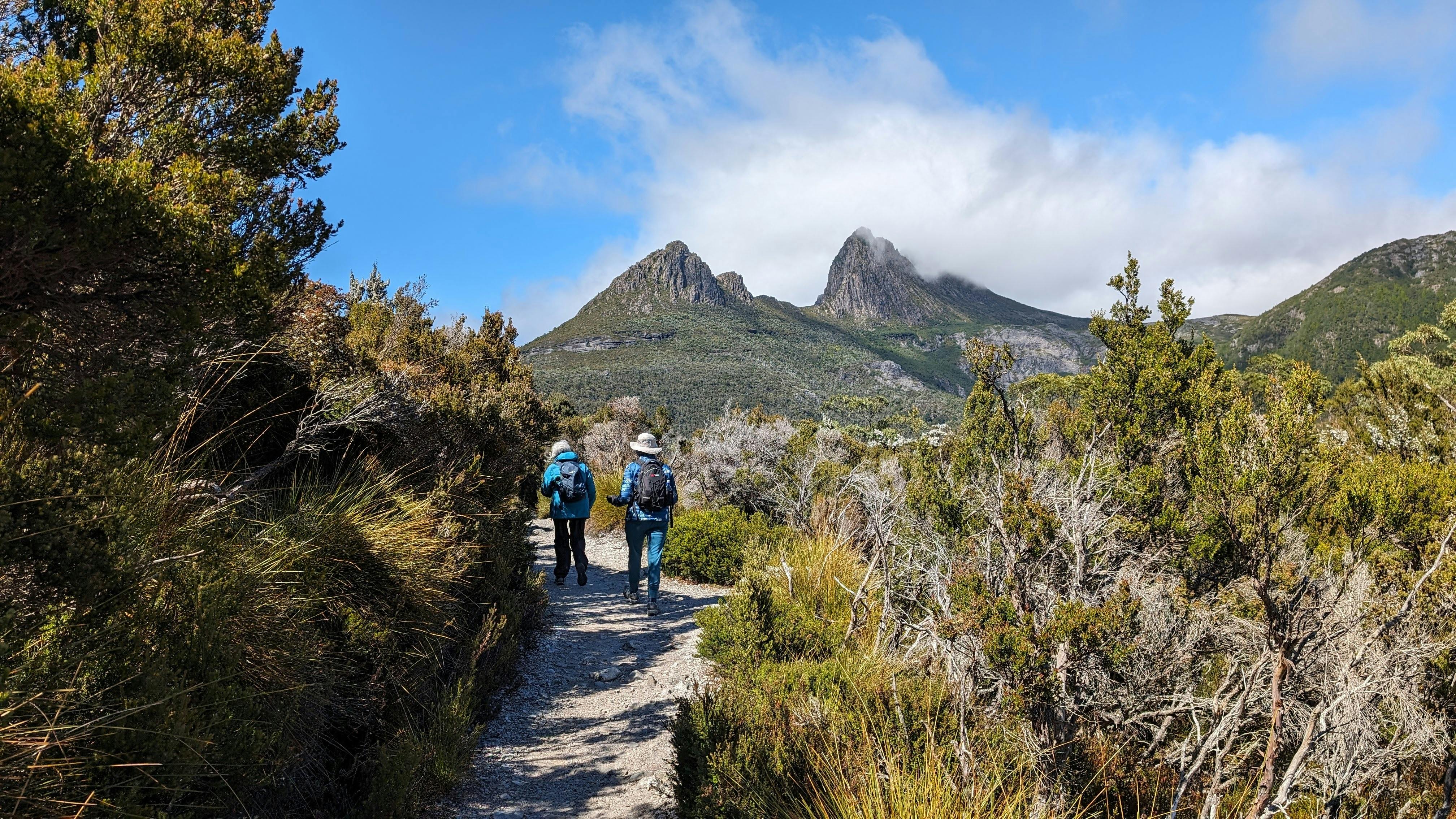 Hiking Dove Lake Circuit Cradle Mountain