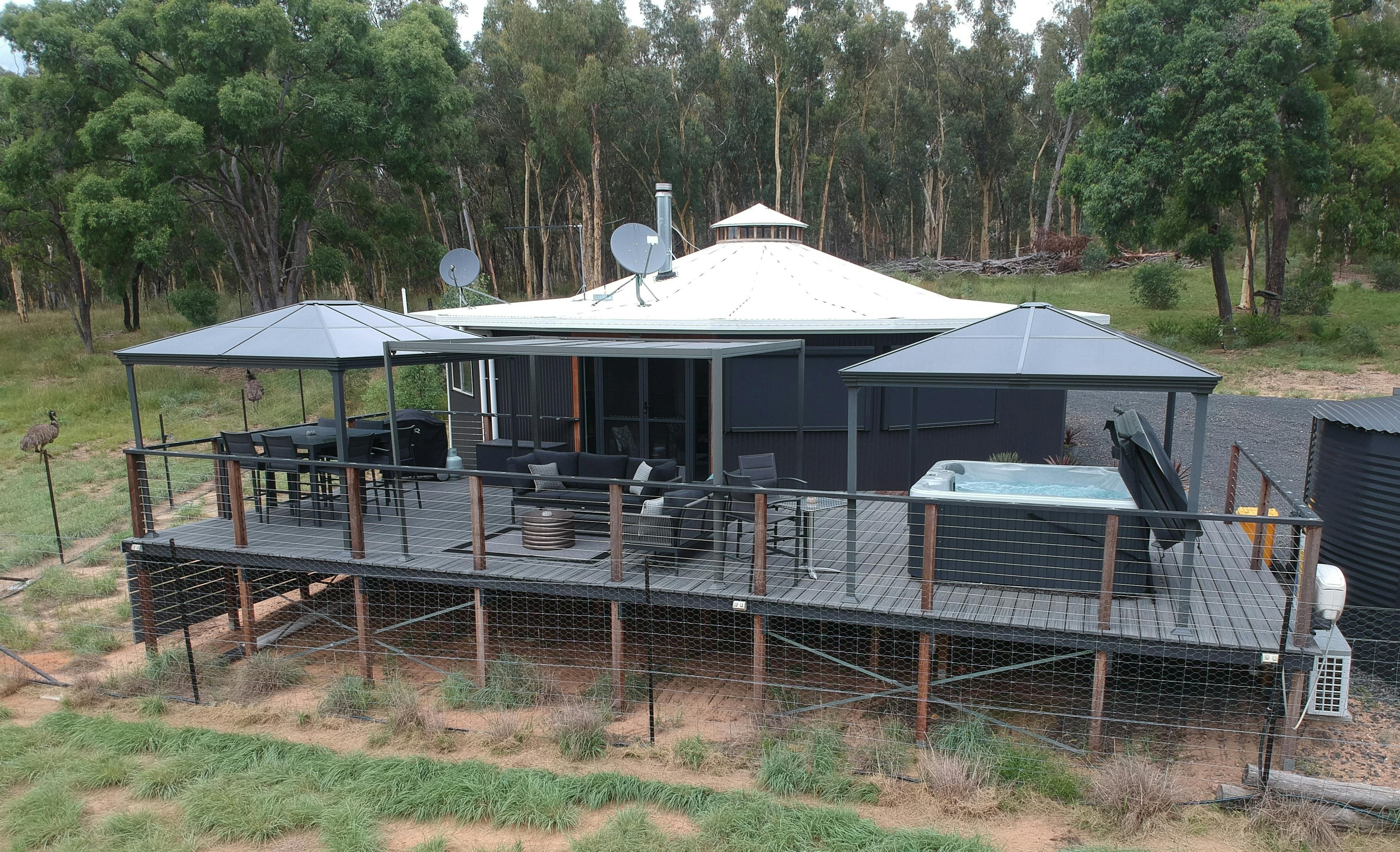 3 bedroom Banksia Lodge located in the emu paddock with emus walking right up to the deck