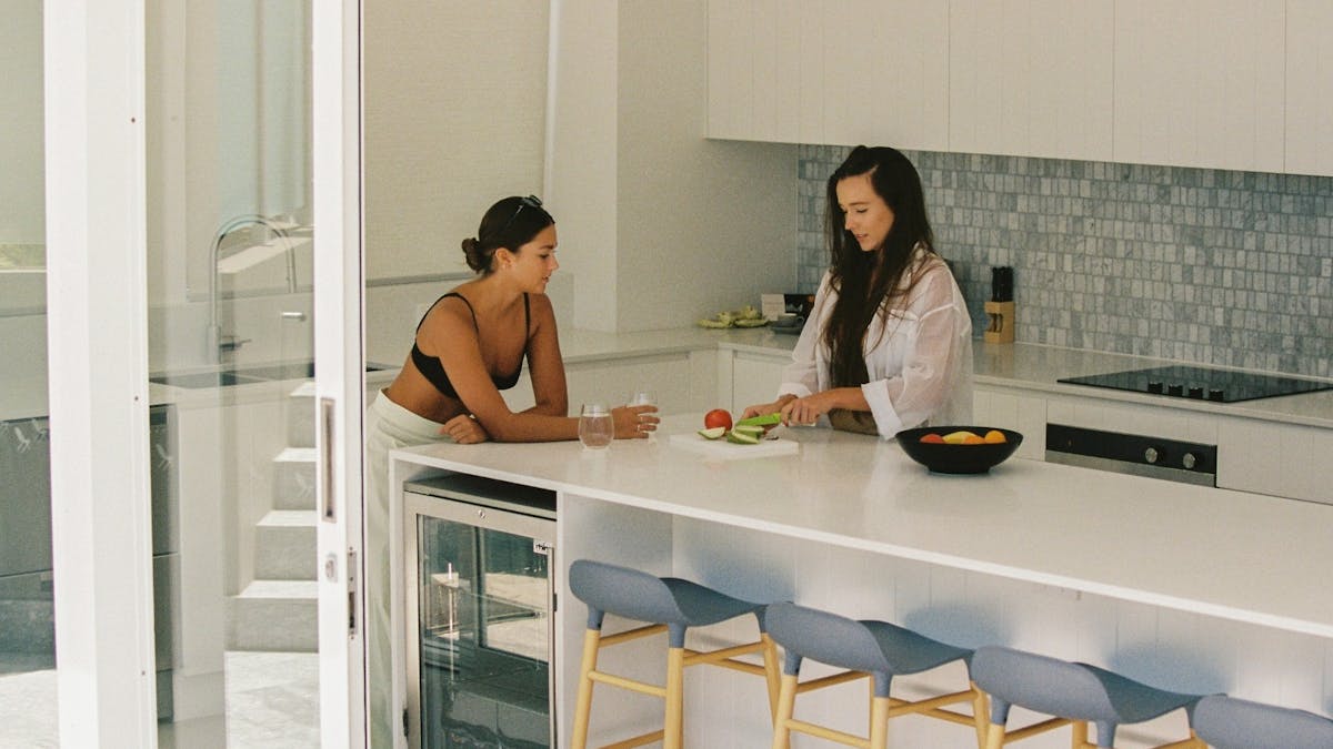 Signature Suite Kitchen, beachfront view