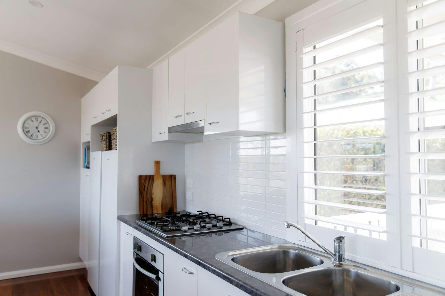 Full kitchen