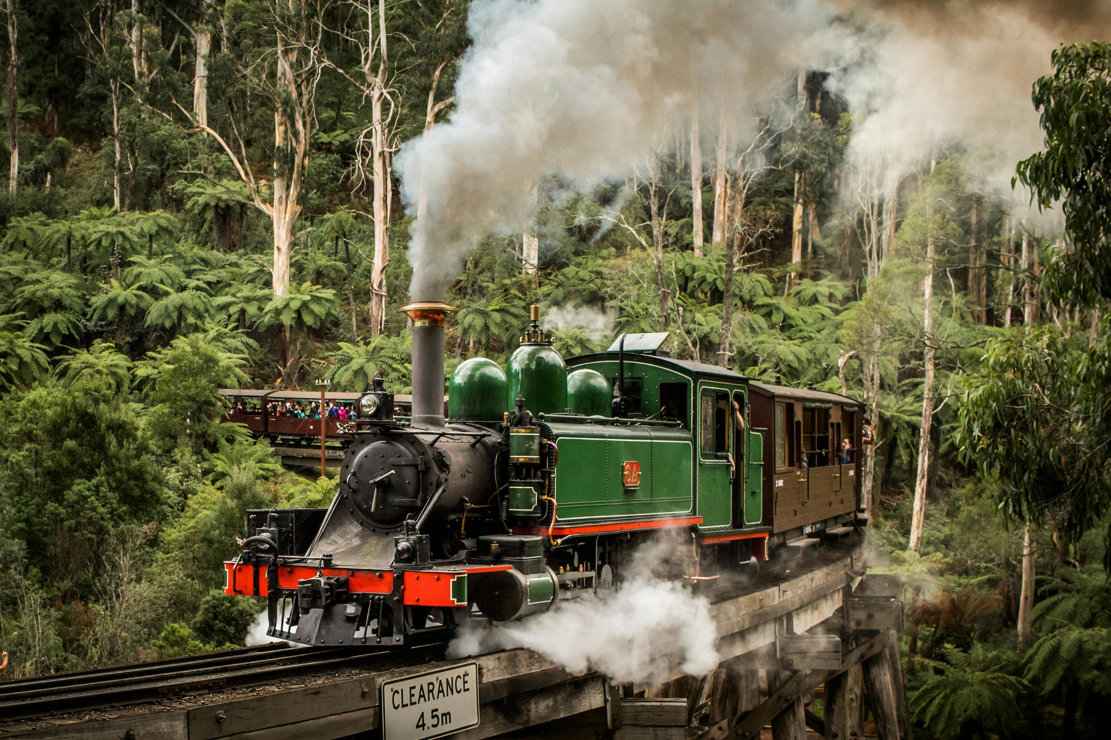 Puffing Billy crossing bridge