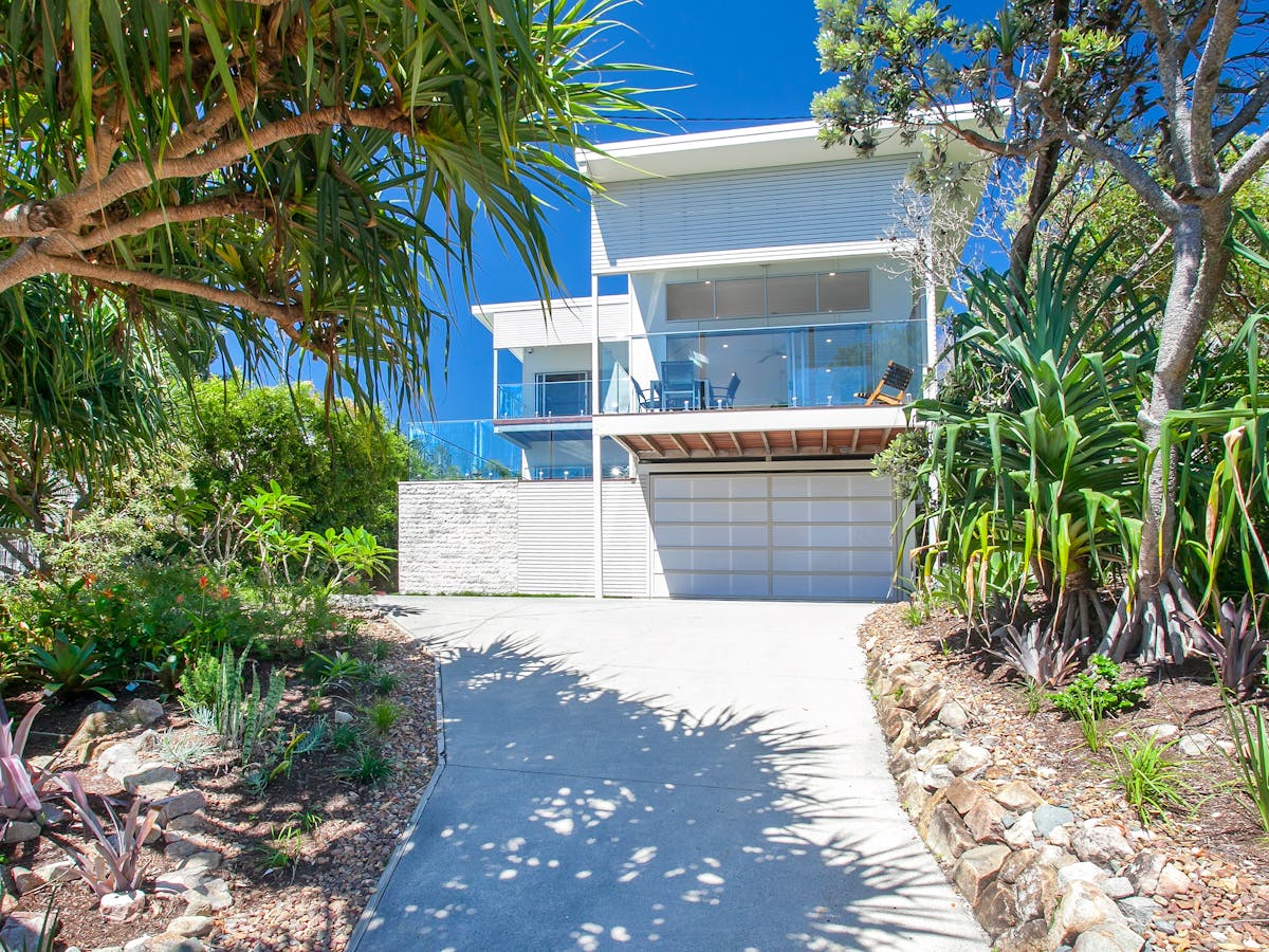 Spacious, Modern Home in Sunshine Beach