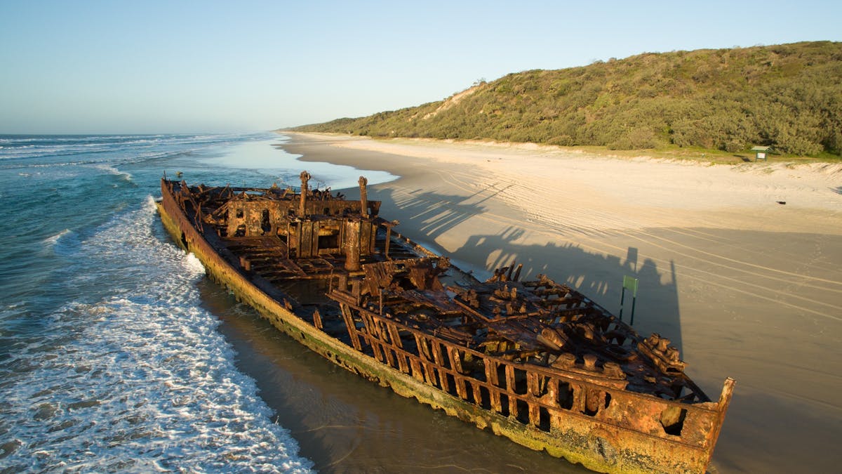photo showing the wreck of the Maheno on the eatern beach of Fraser Island