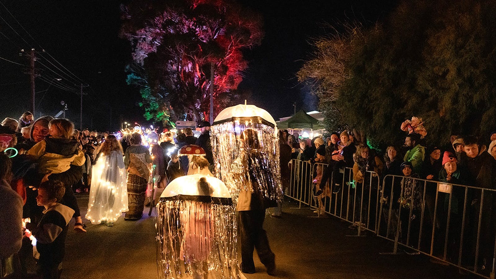 The Light Parade & audience_Lightwave 2025