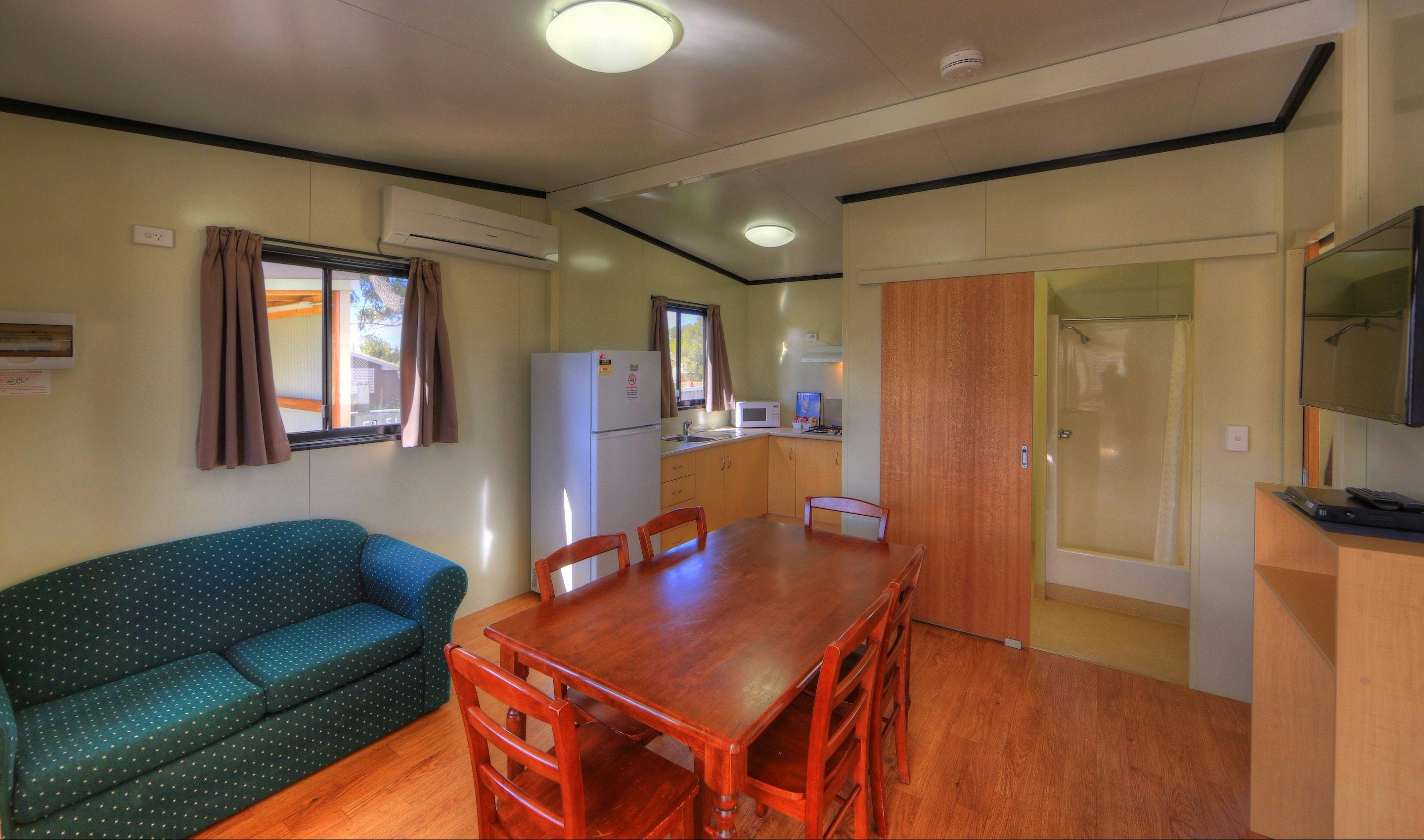 2 Bedroom Cabin - 6 Berth