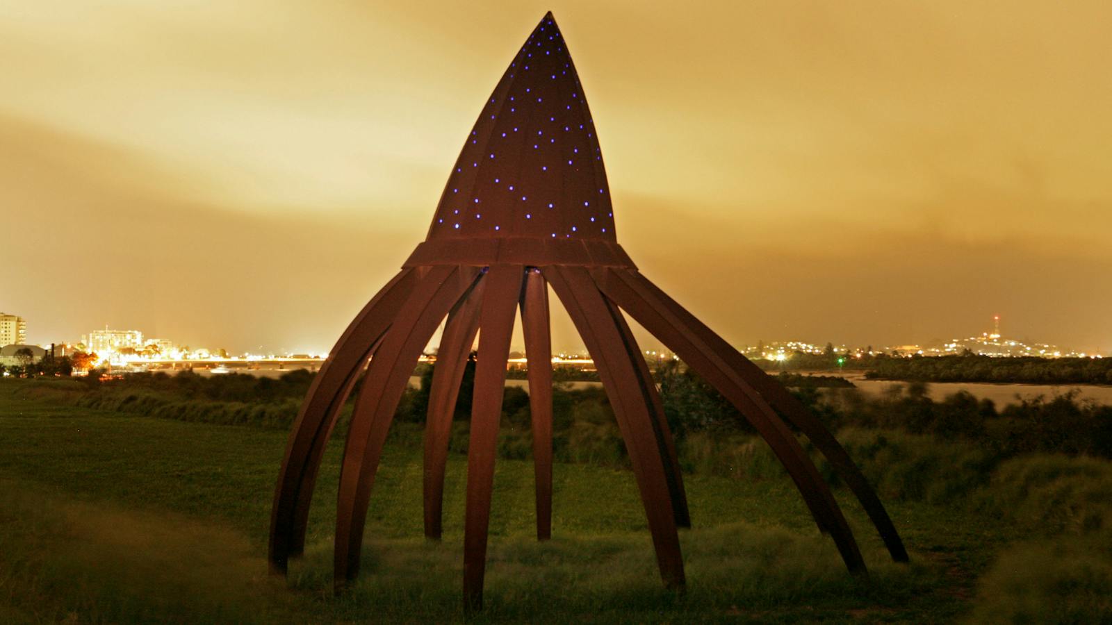 Fiona Foley’s Mangrove Cap is positioned in the Sandfly Creek Environmental Reserve section of the Bluewater Trail