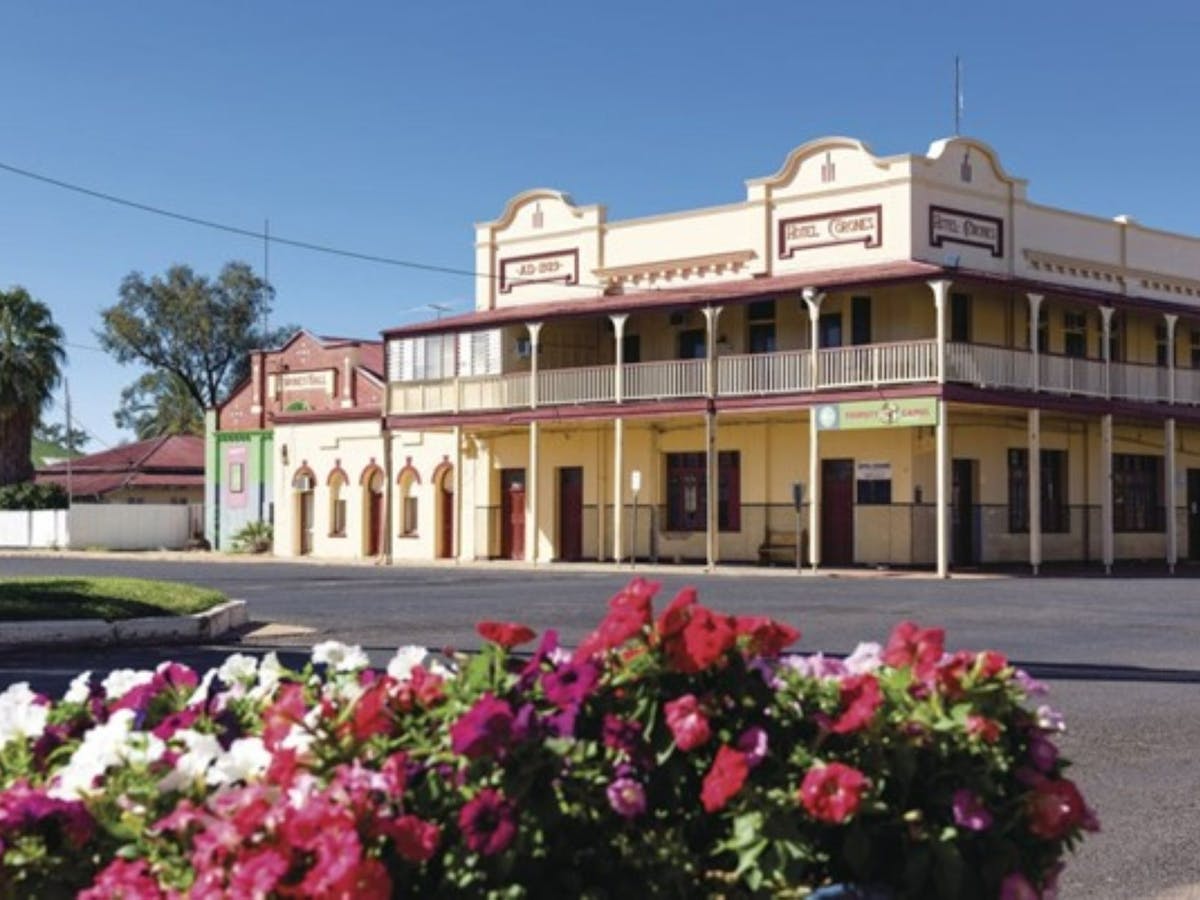 Hotel Corones, Charleville Hotel Corones, Charleville