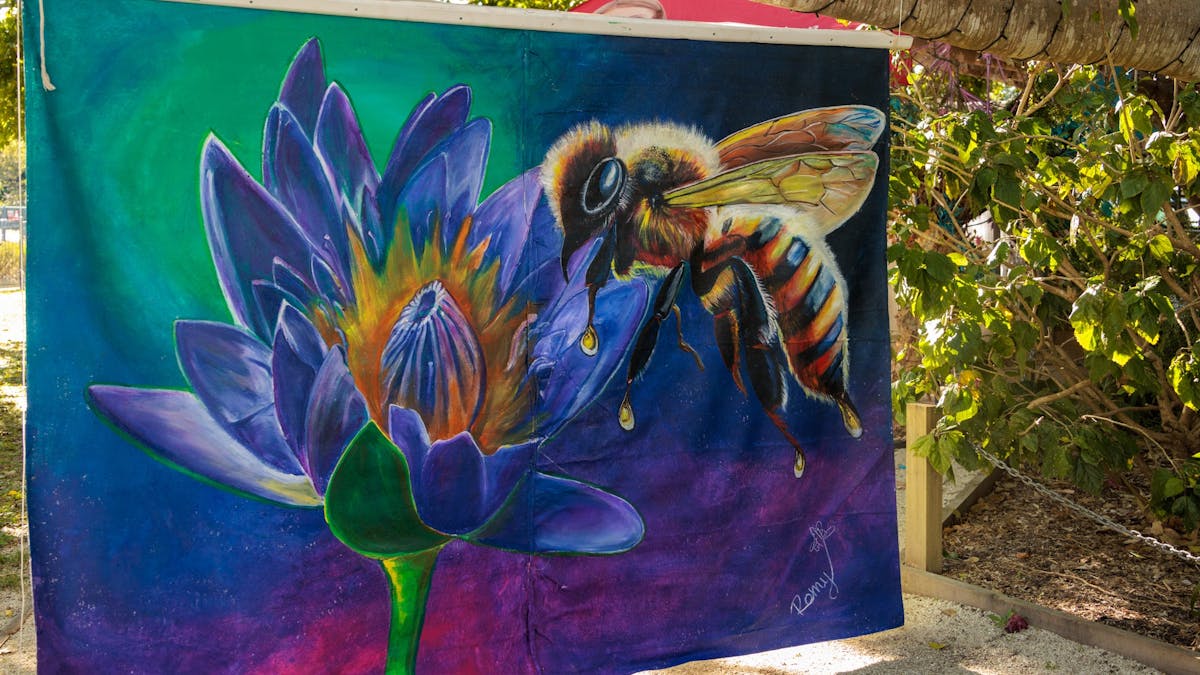 Bee backdrop by Romy and RQAS