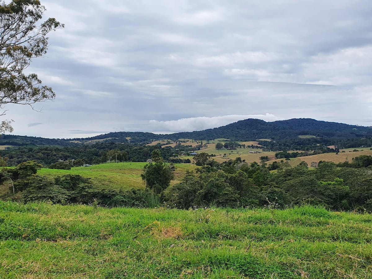 Honeyeater Haven at Crediton via Eungella Qld the clouds roll in bring a jumper