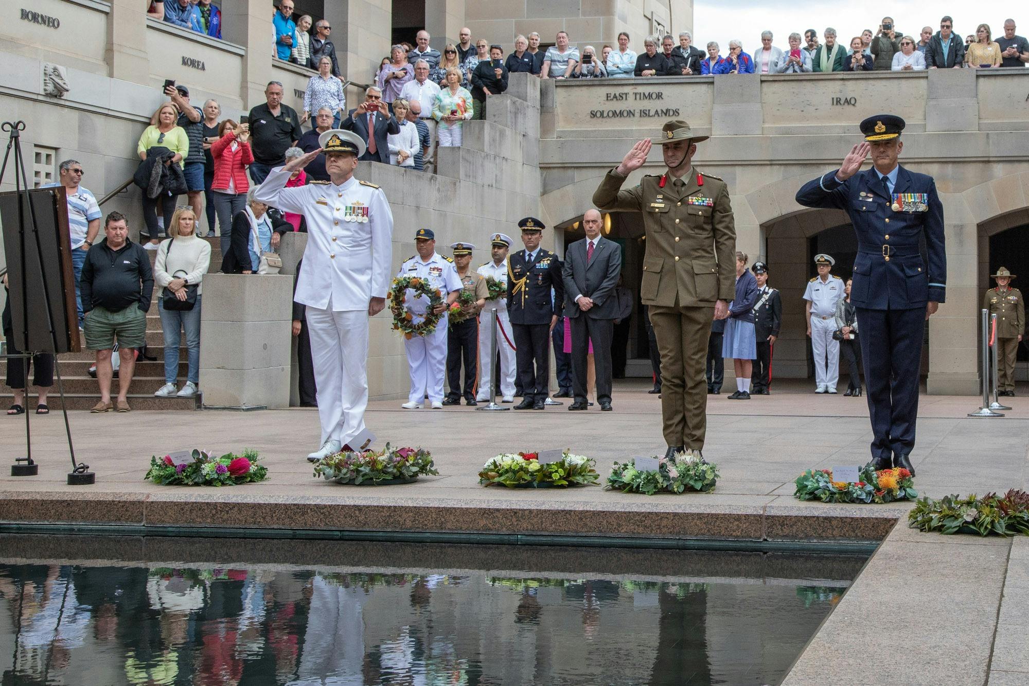 Anzac Day Last Post Ceremony | Australian War Memorial