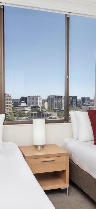 BreakFree Capital Tower - 2 Bedroom Apartment City Side